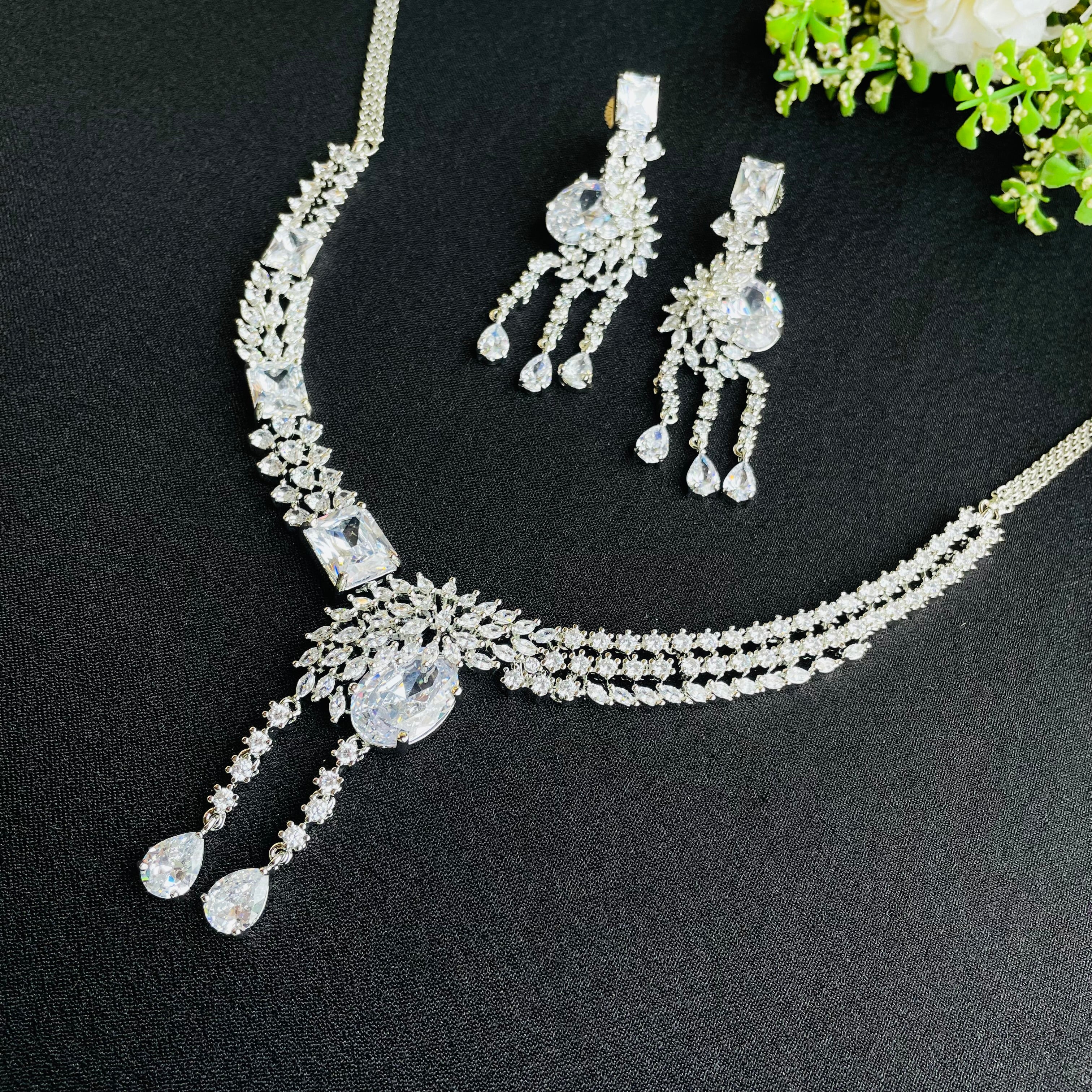 Ad Zarin Neckpiece
