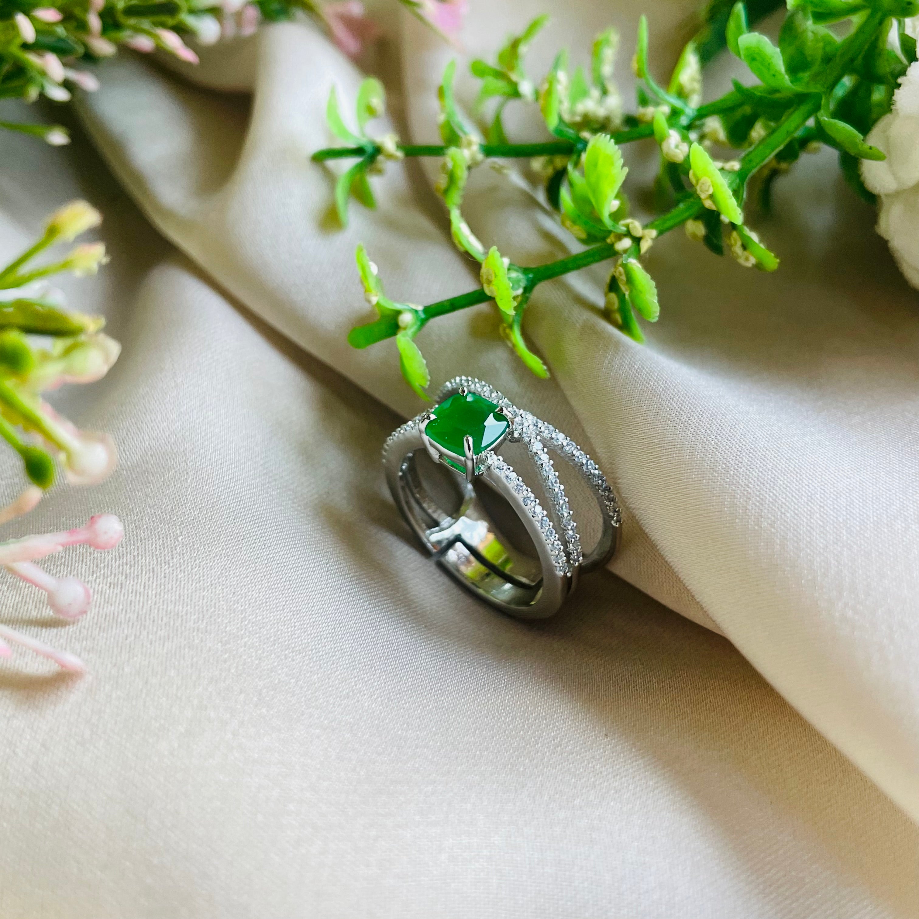 Ad Emmy ring adjustable