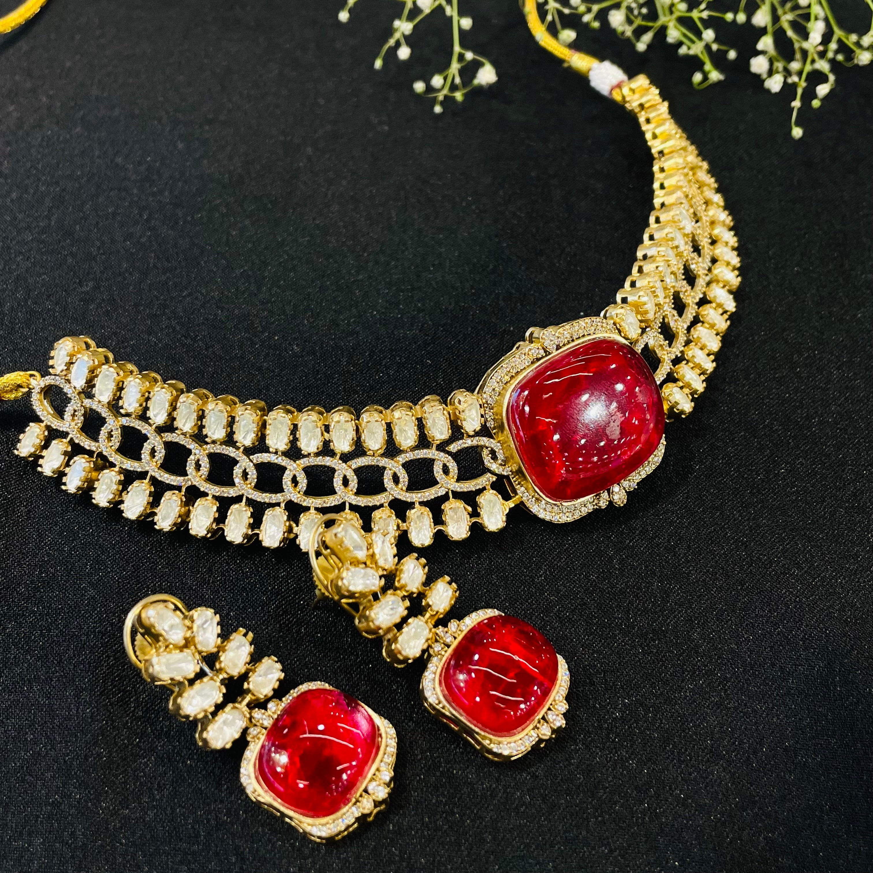 Nayaab Alima Choker