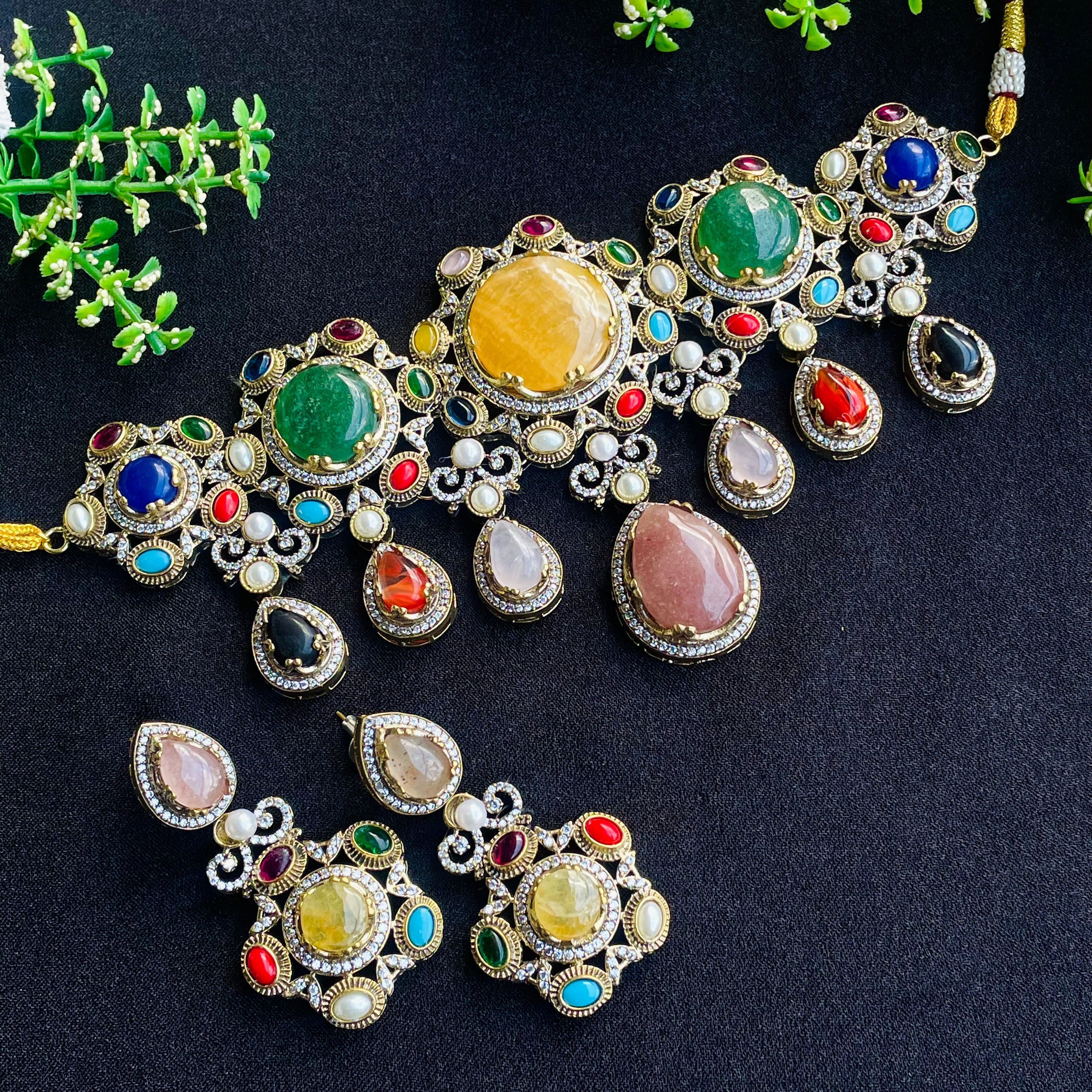 Nayaab Aakriti Navaratna Choker