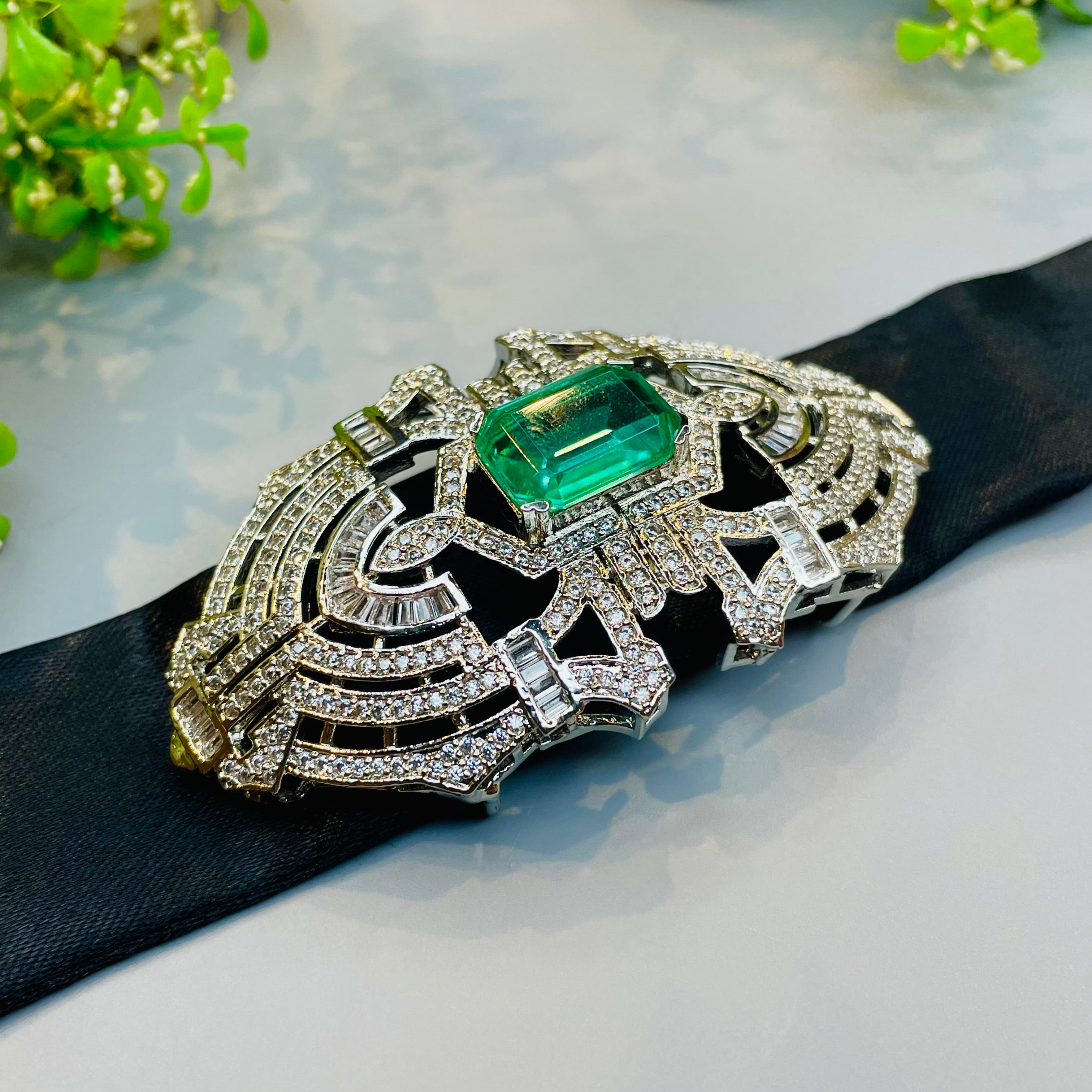 Ad Hanya Choker
