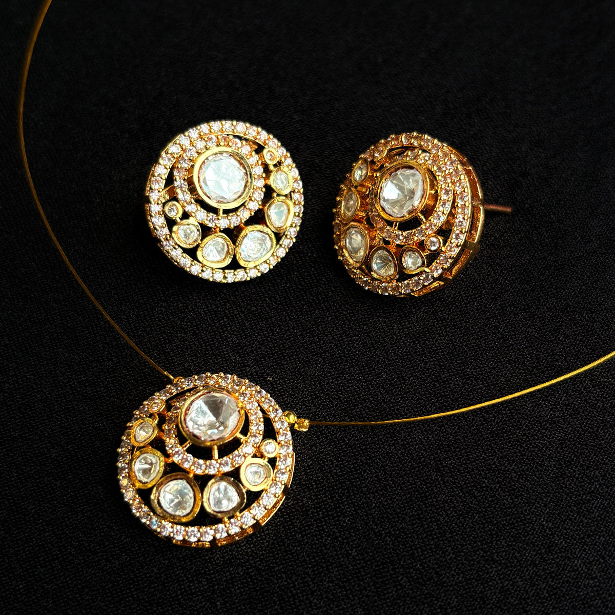 Zareen Halo Neckpiece