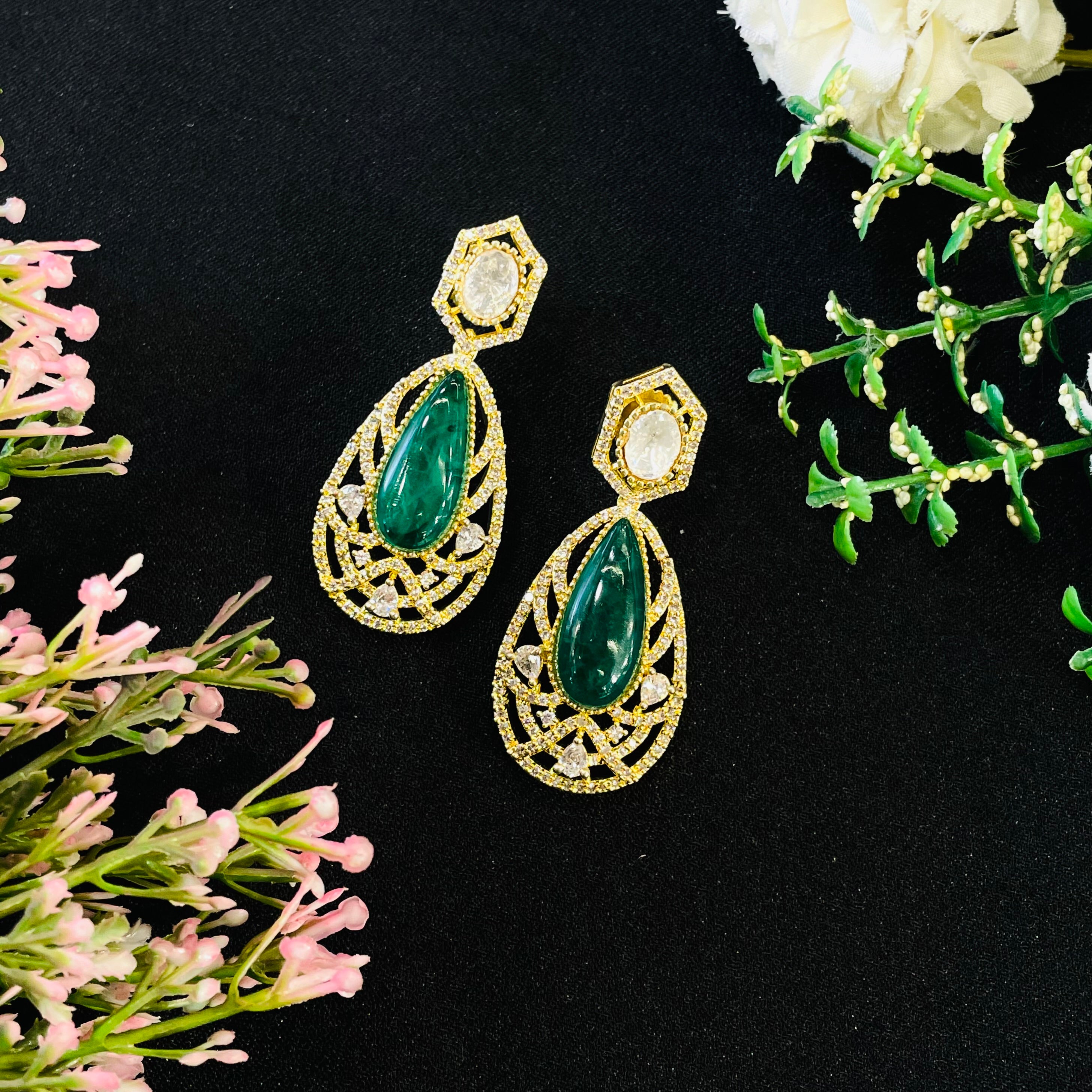 Nayaab Kasvi Earrings