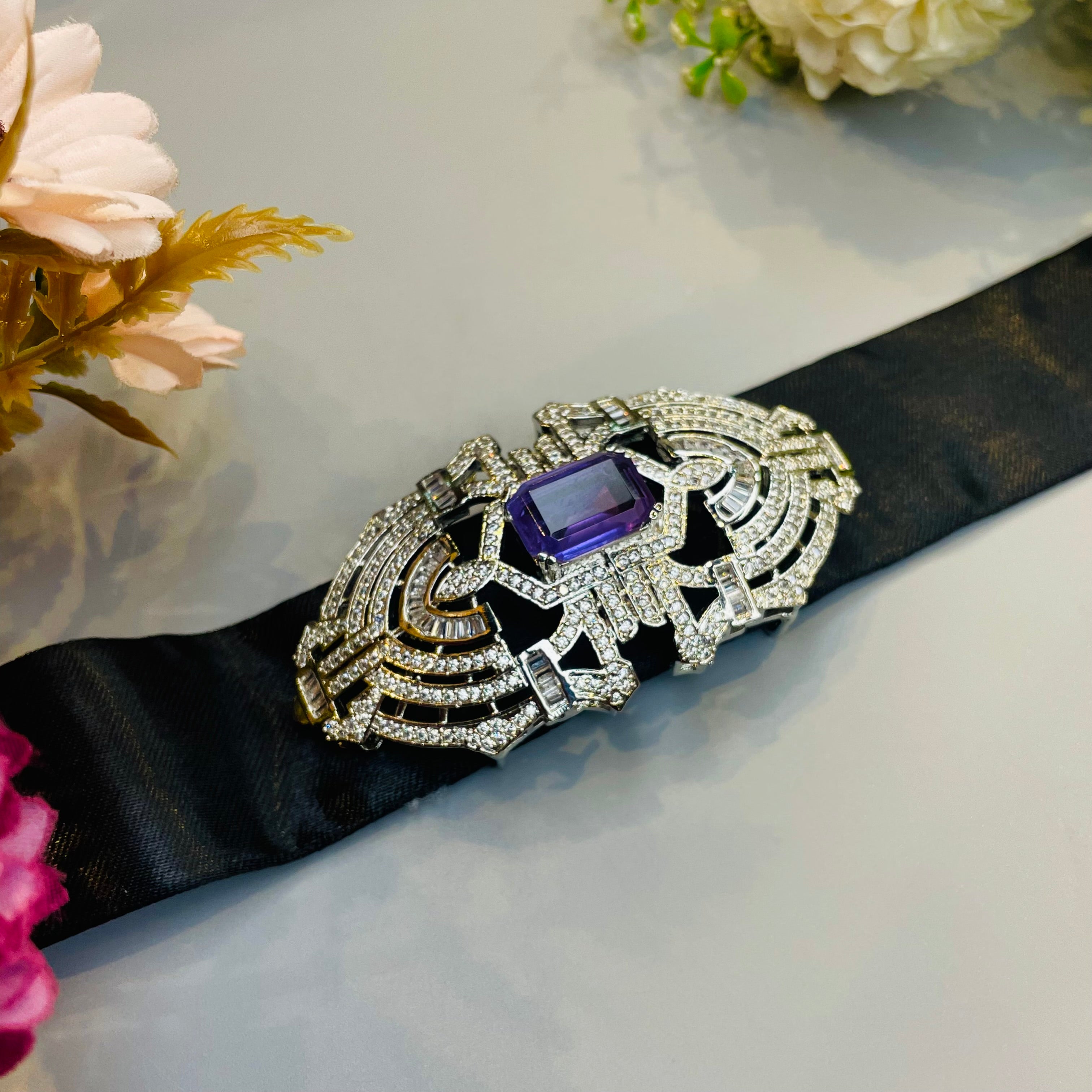Ad Hanya Choker