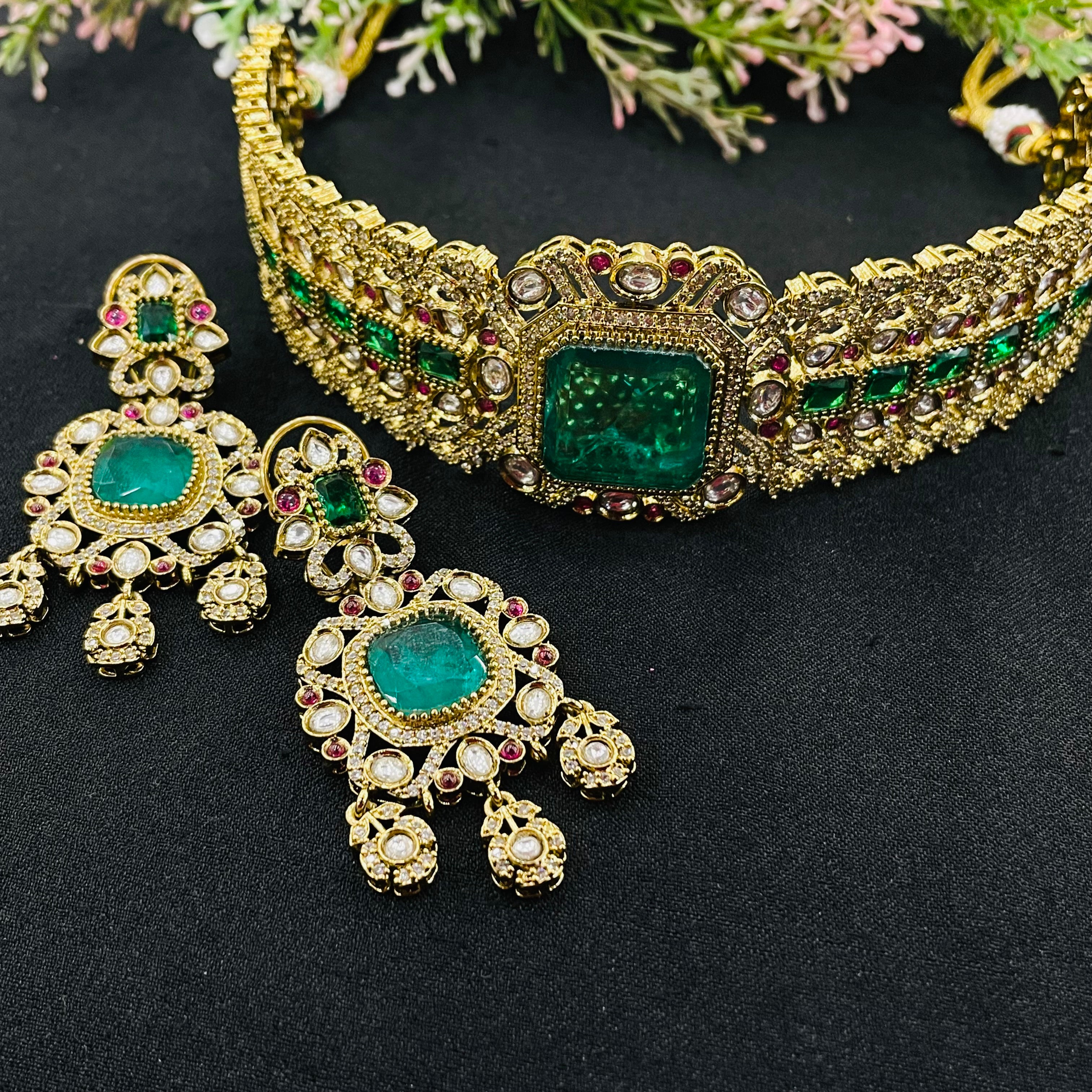 Nayaab Mishika Neckpiece