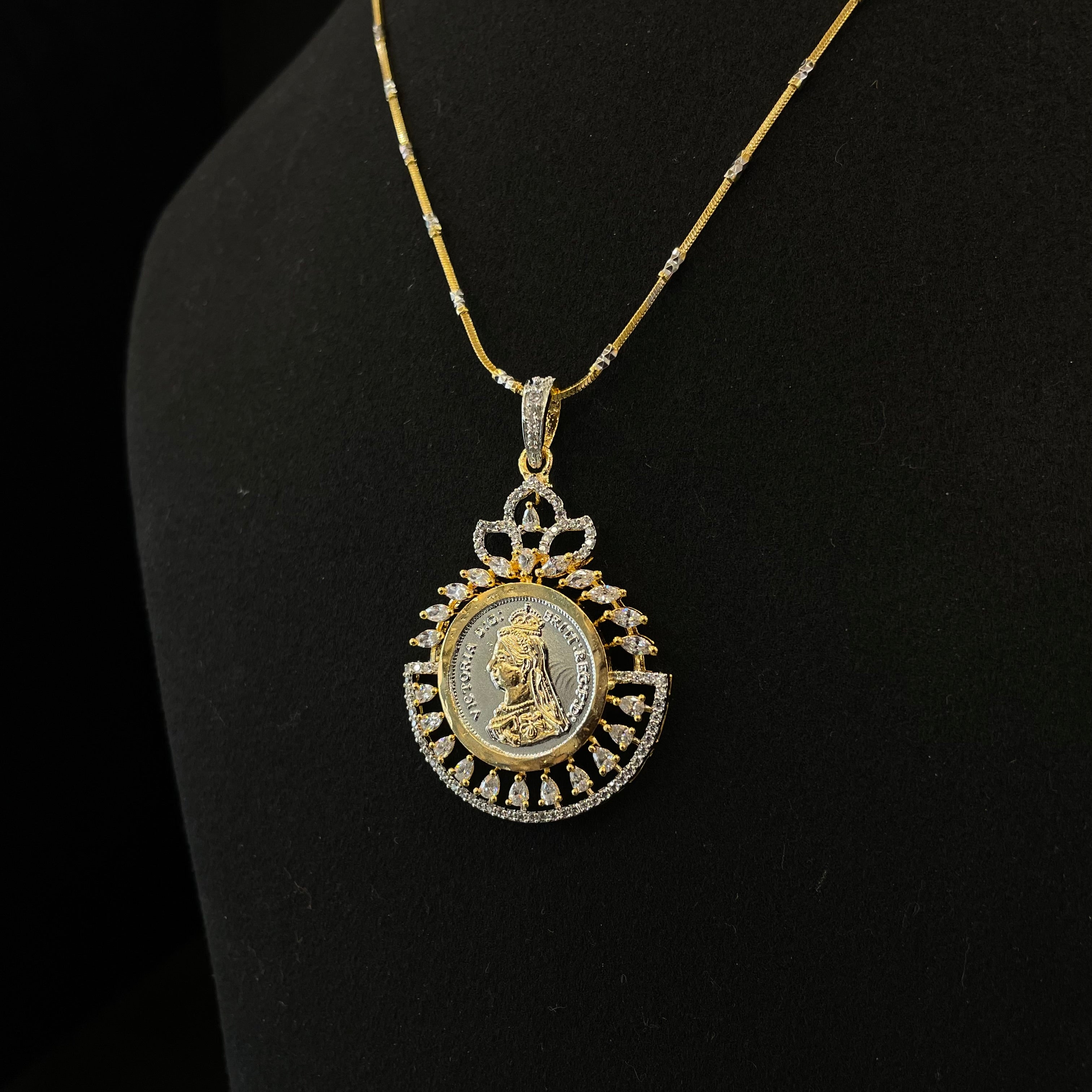 Ad Aurelia Coin Pendant Set