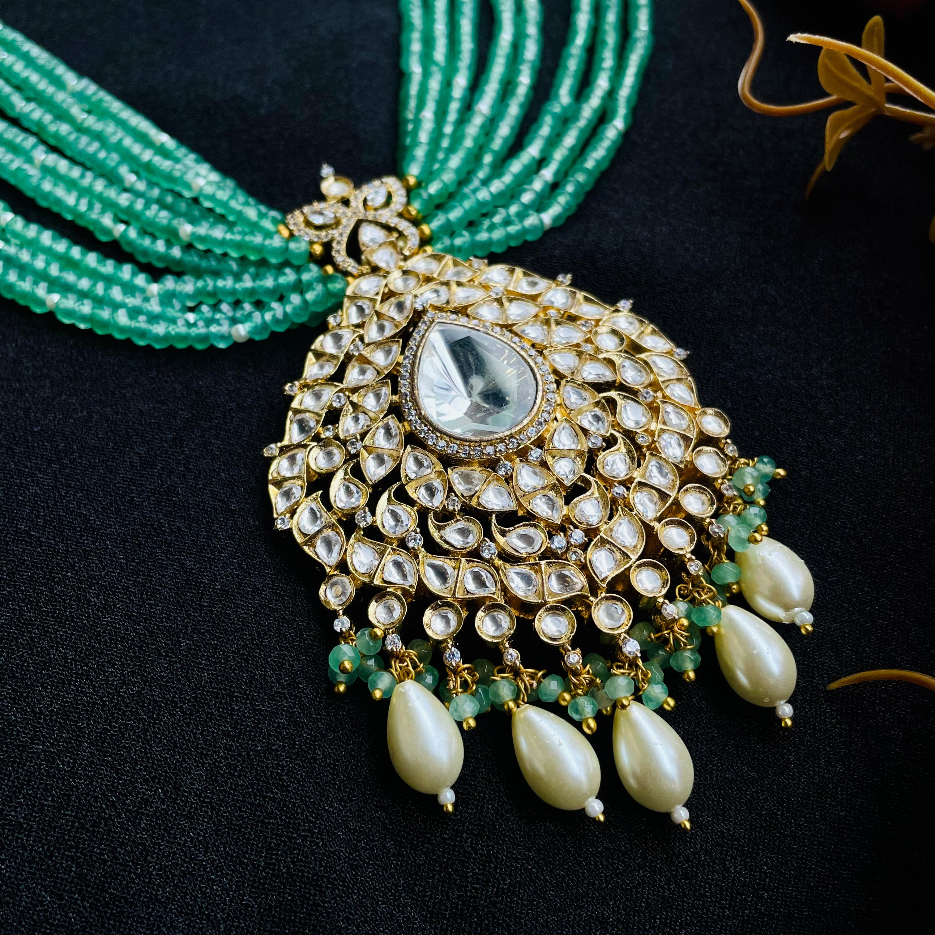 Nayaab Eshani Neckpiece
