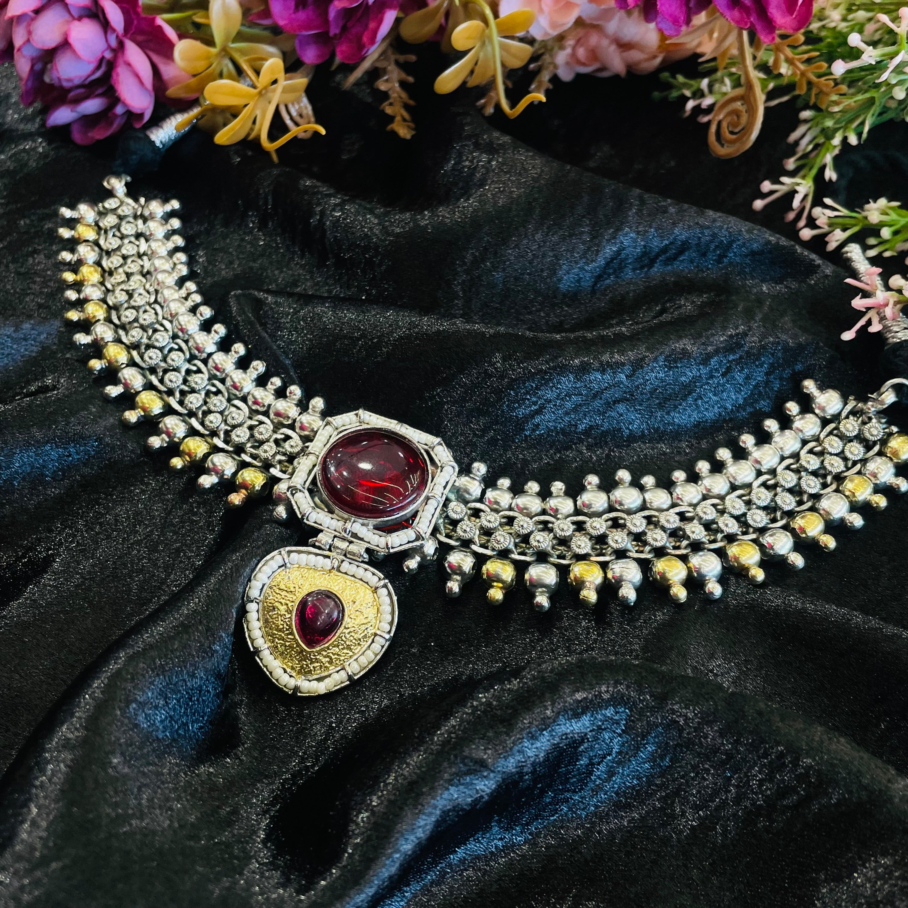 Inara Bella neckpiece