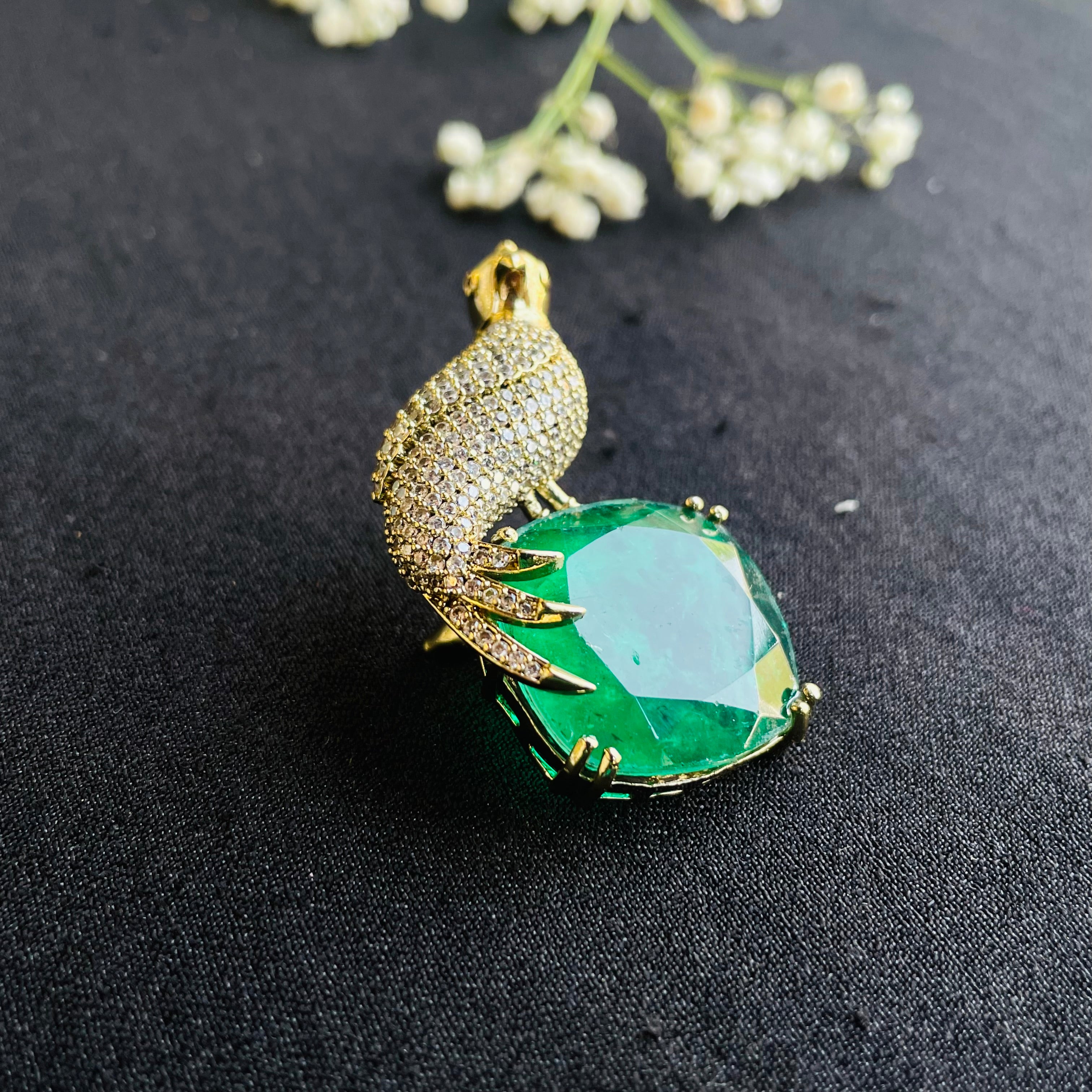 Nayaab Royce brooch