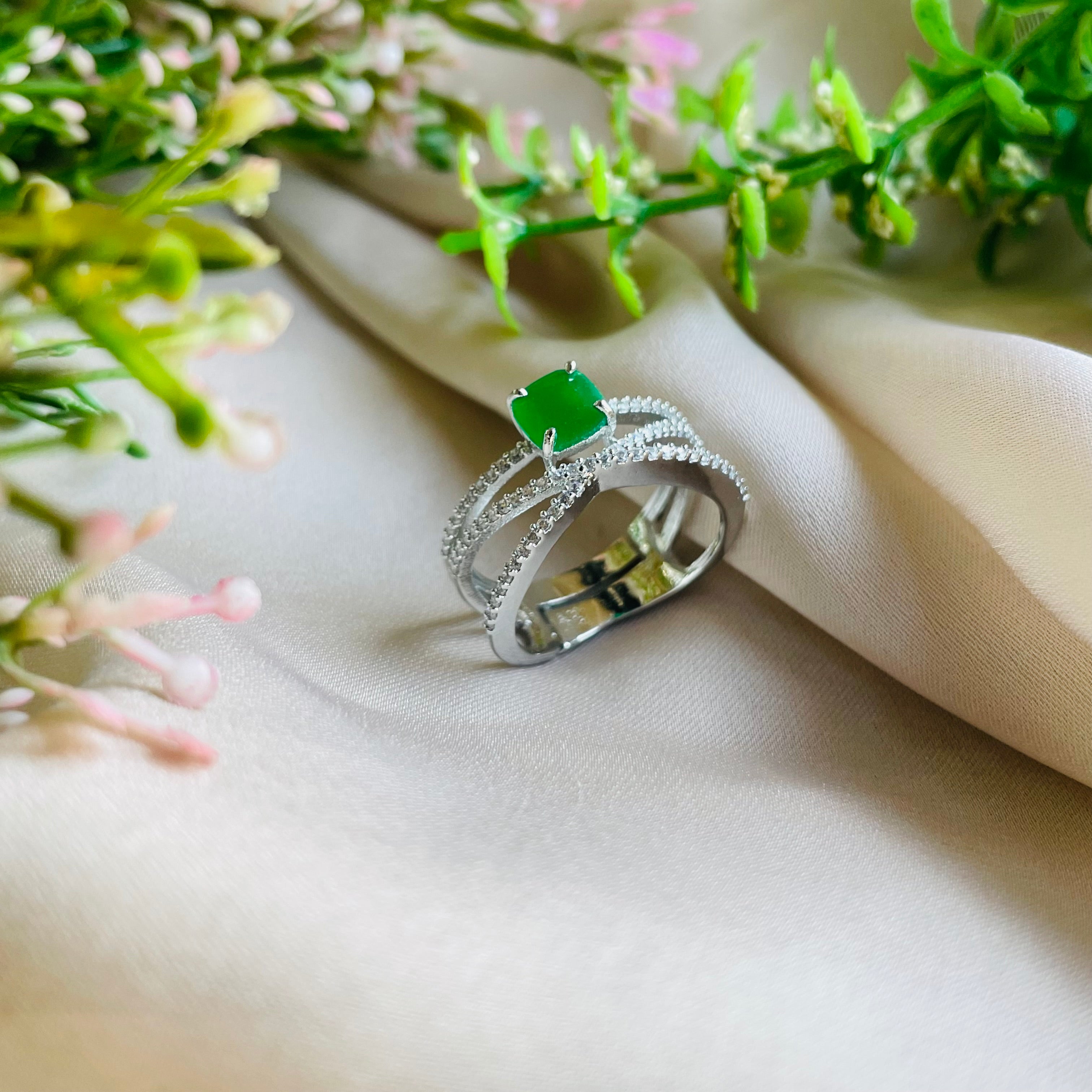 Ad Emmy ring adjustable