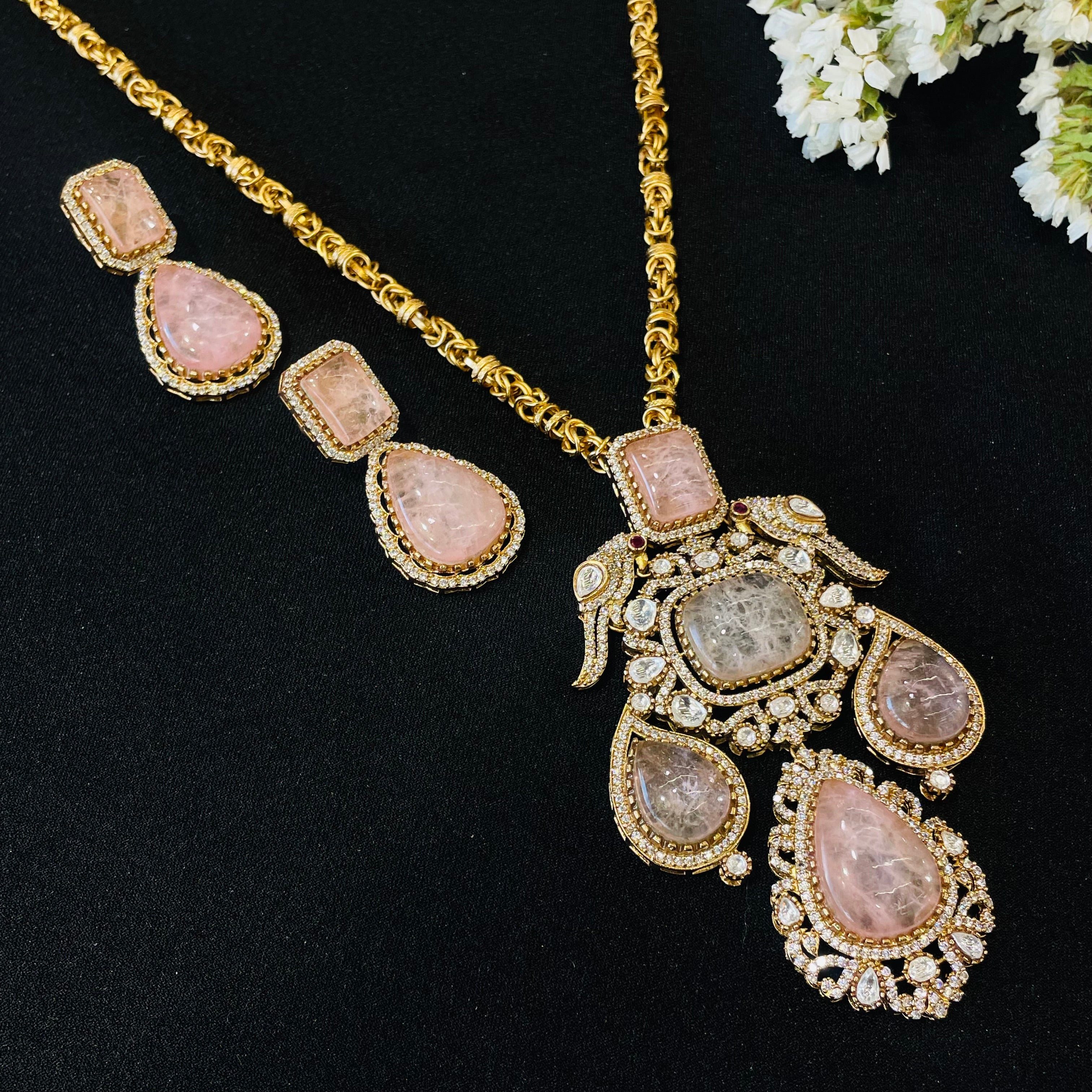 Nayaab Saanvi Neckpiece
