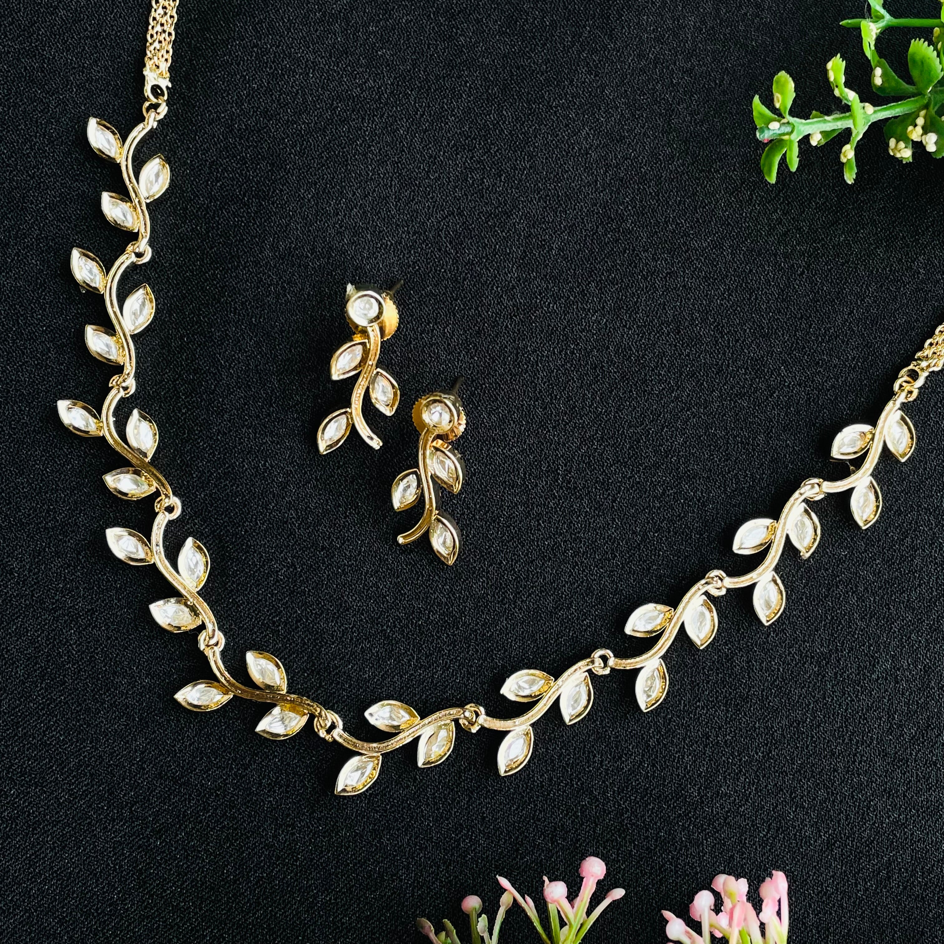 Nayaab Malika Polki Neckpiece