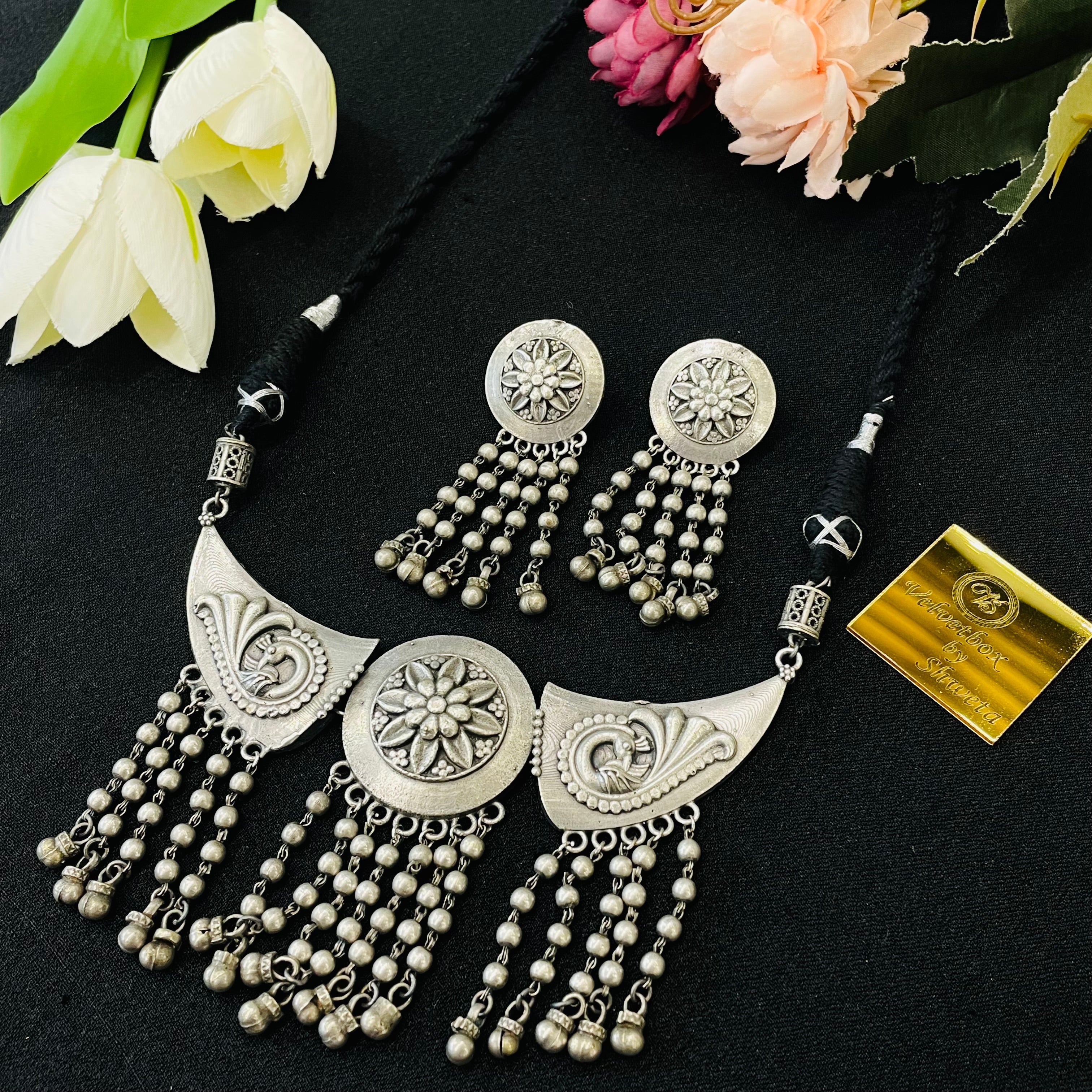 Inara Ishita choker