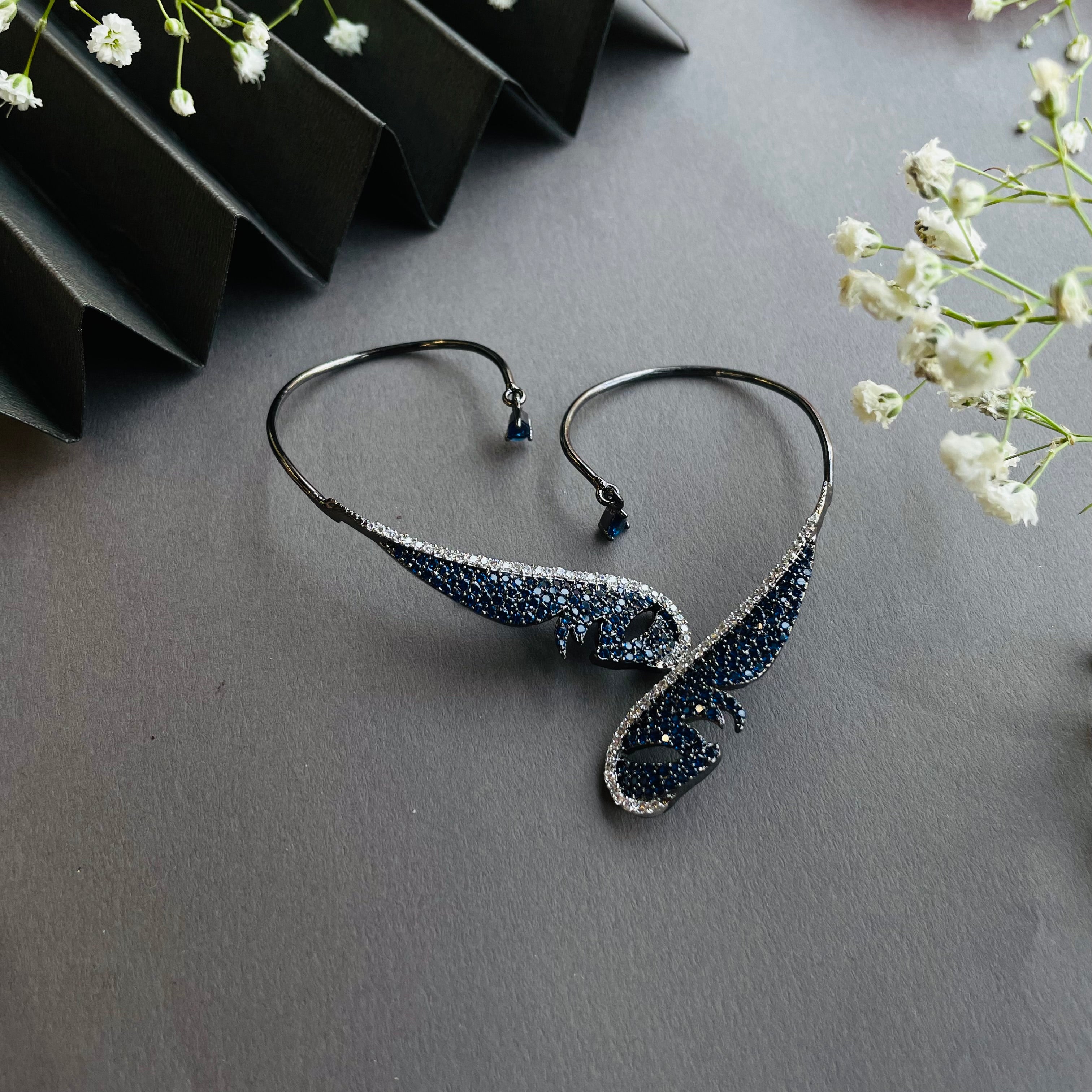 Ad Kritika earcuff