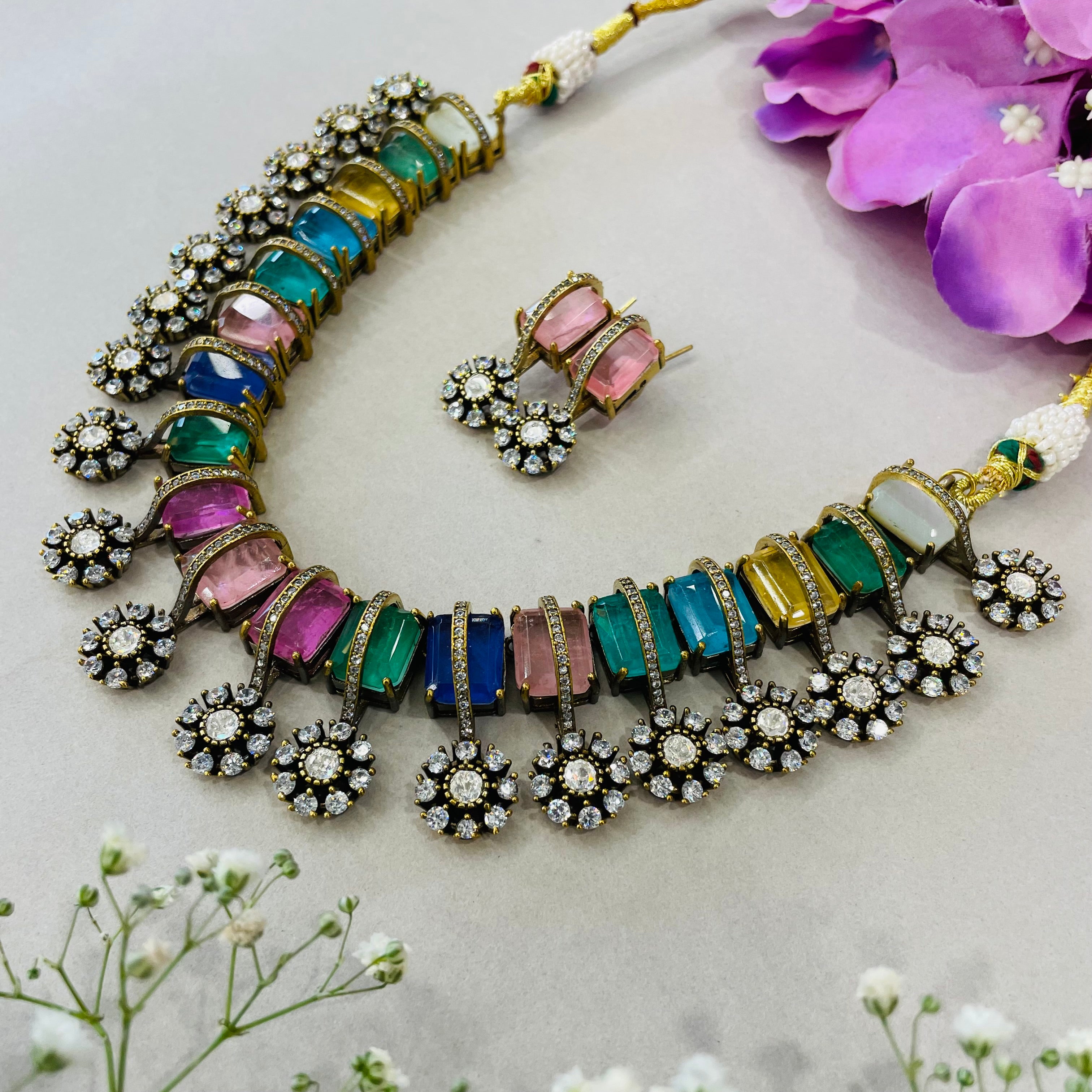 Nayaab Zarrin-Panna neckpiece