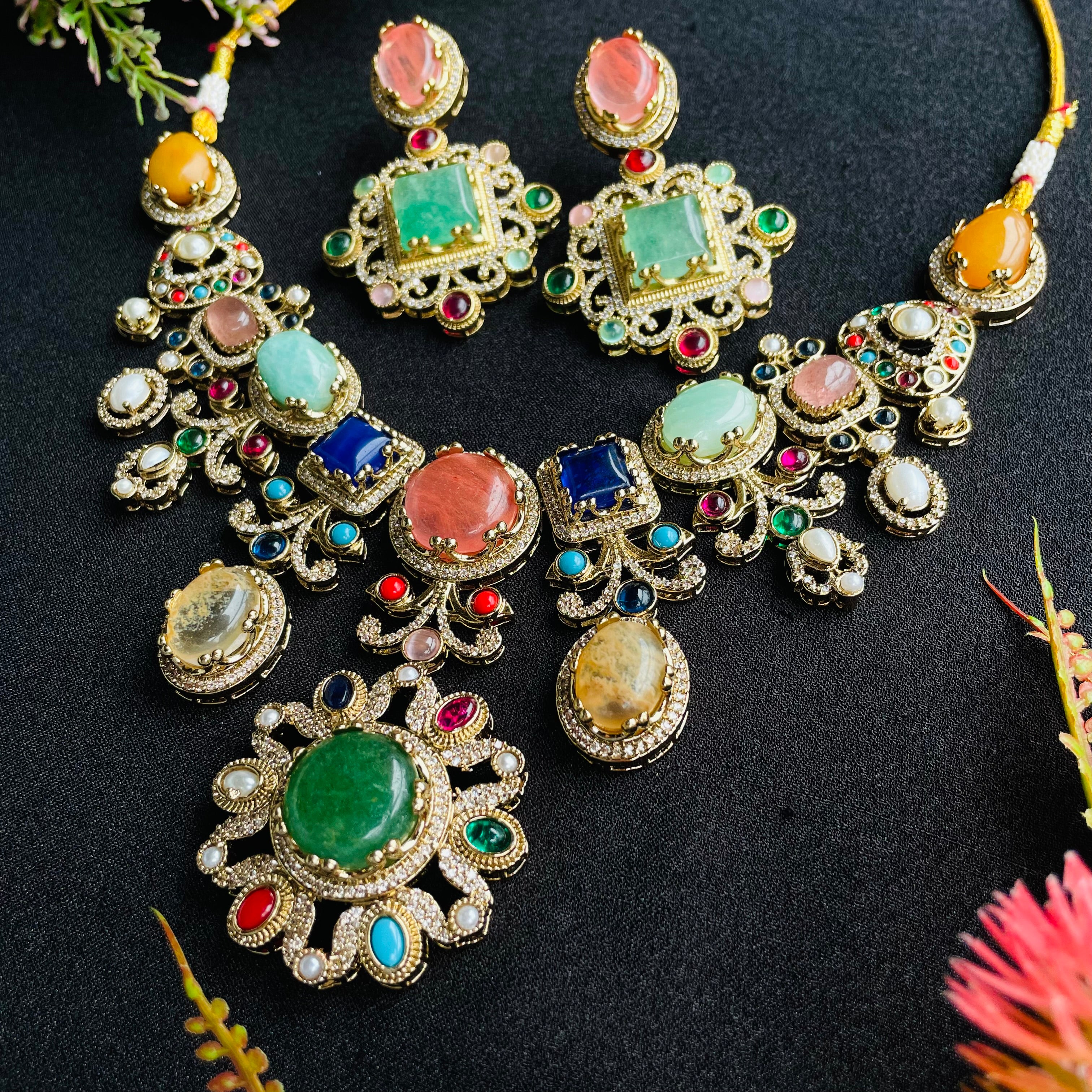 Nayaab Mayera Neckpiece