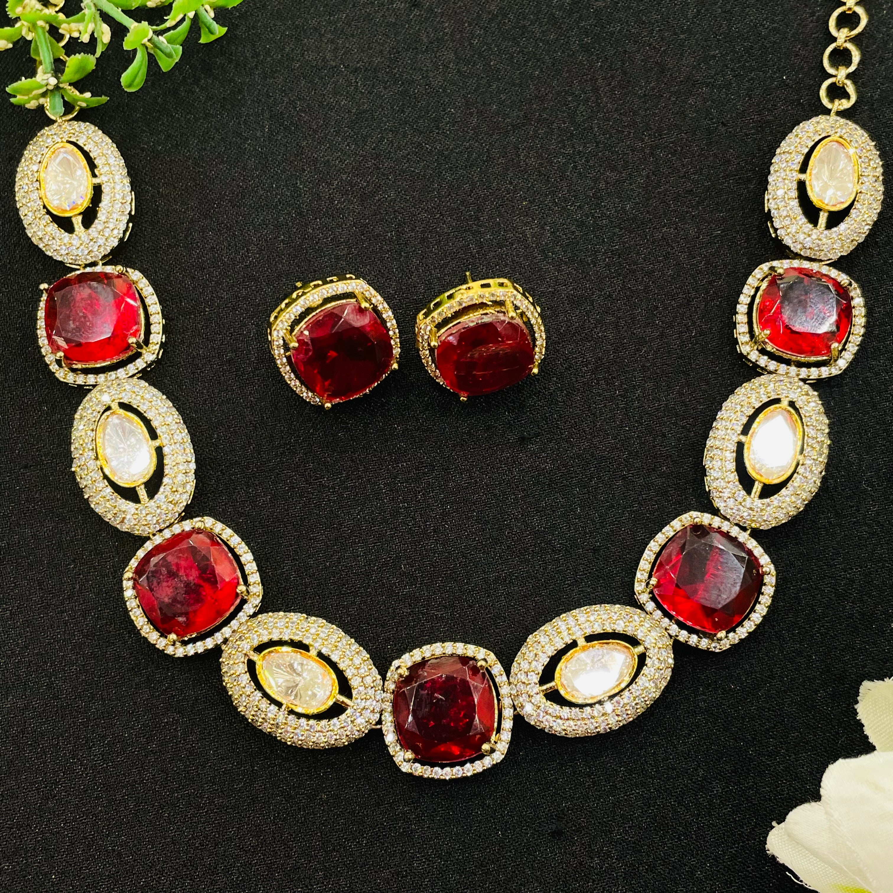 Nayaab Inaaya Neckpiece