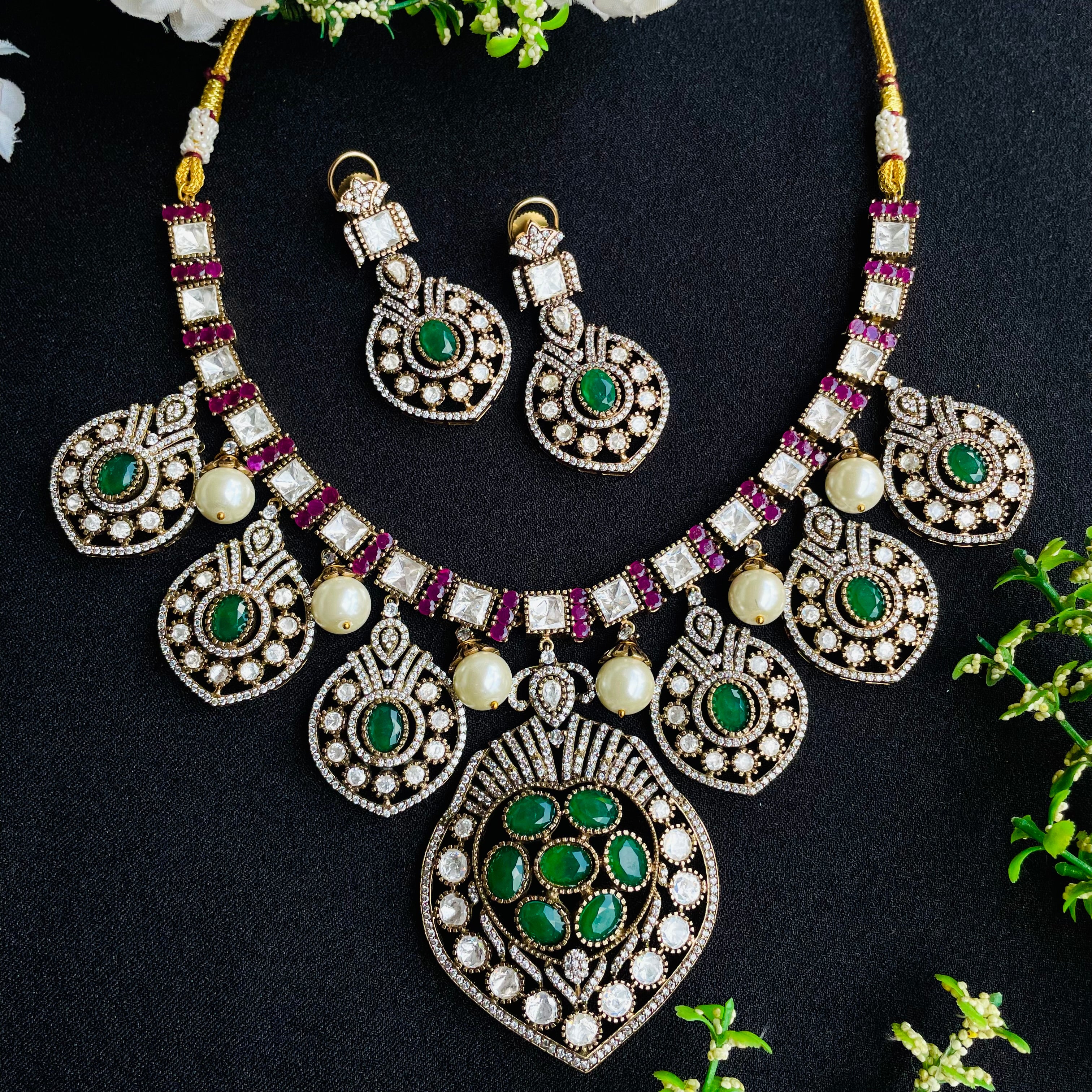 Nayaab Ramya Neckpiece