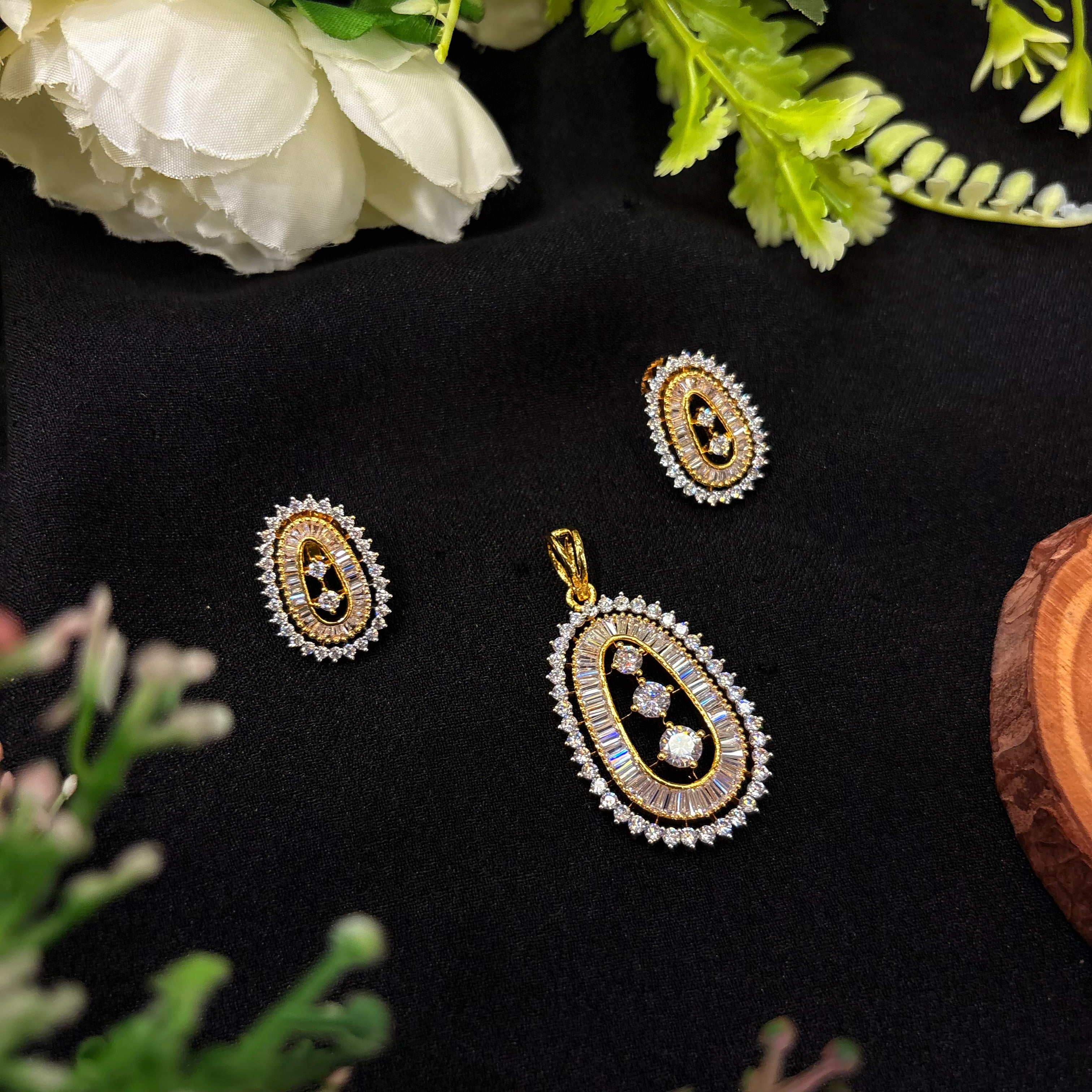 Elora Pendant Set