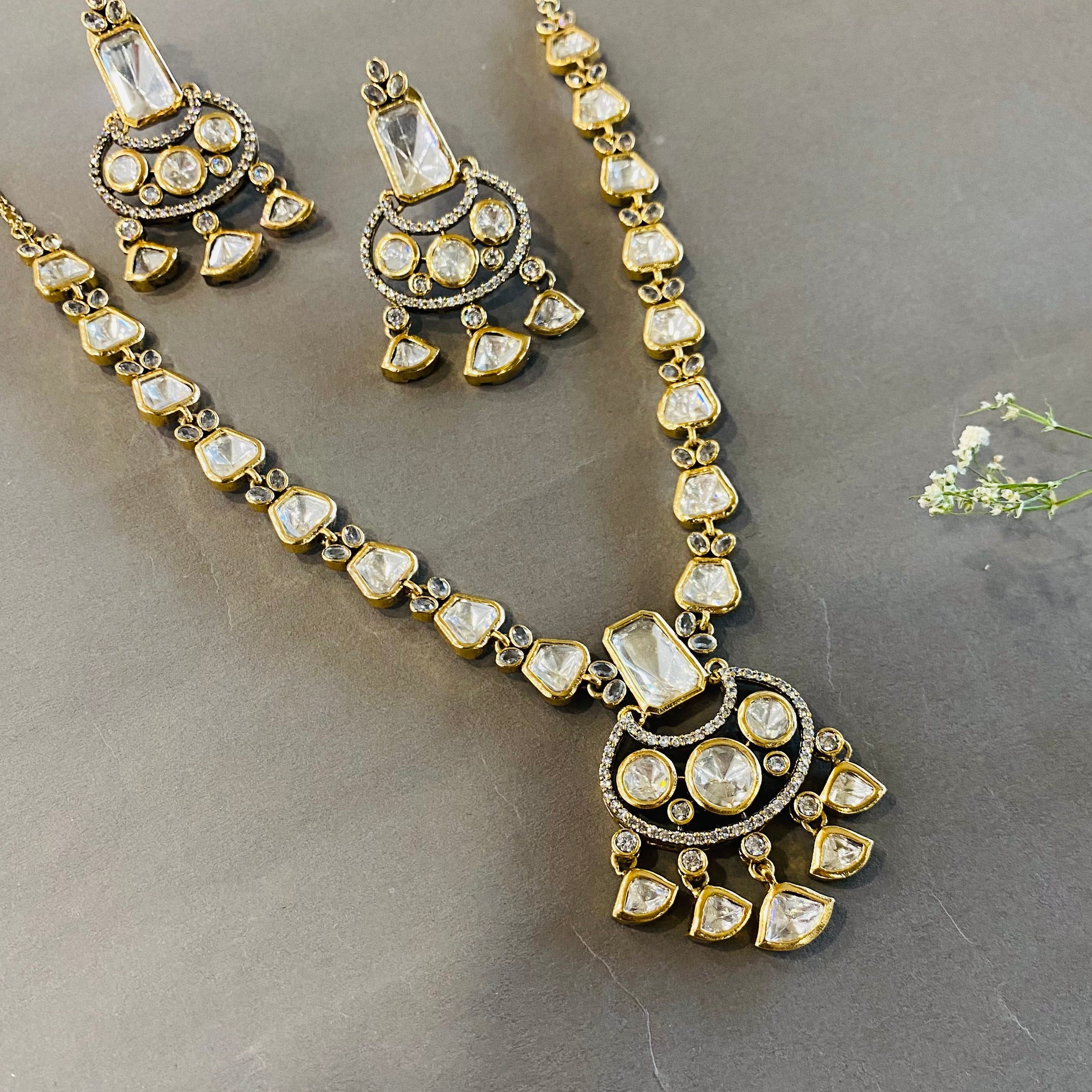 Nayaab Nitya neackpiece