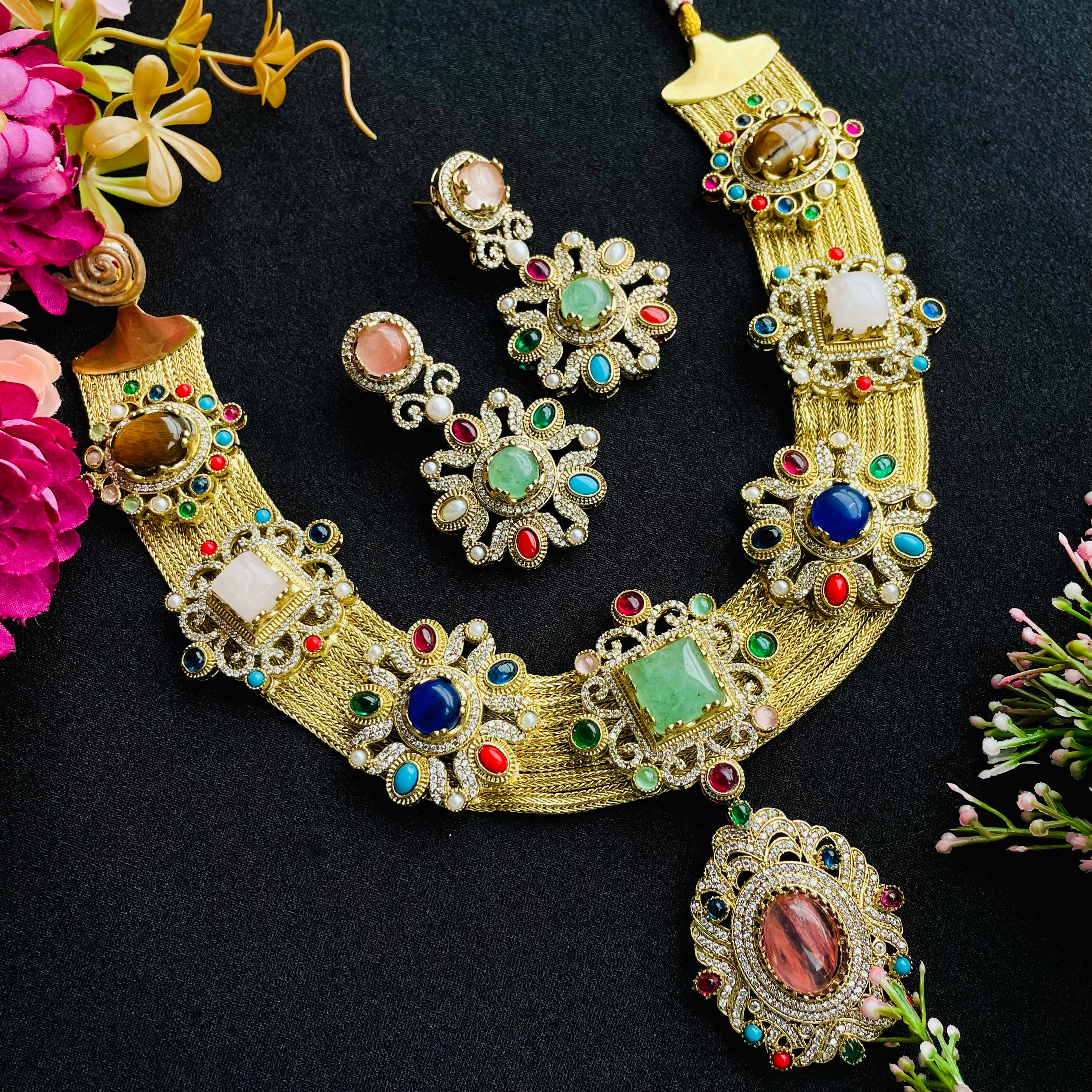 Nayaab Siya Neckpiece