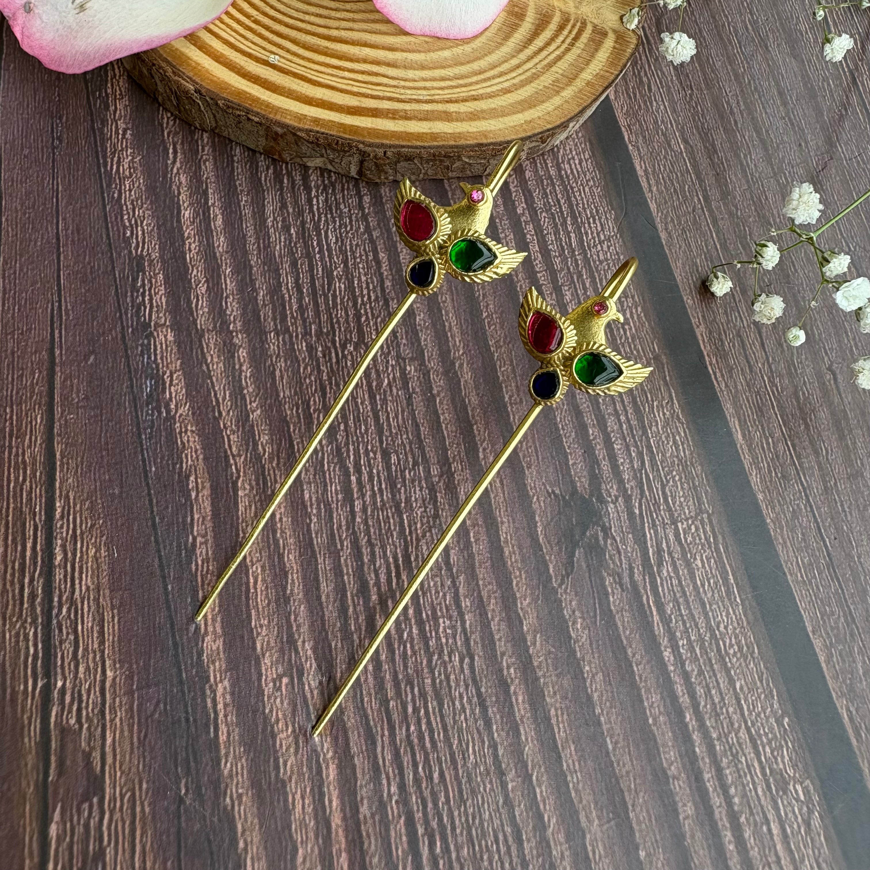 Nayaab Avneera Earcuff