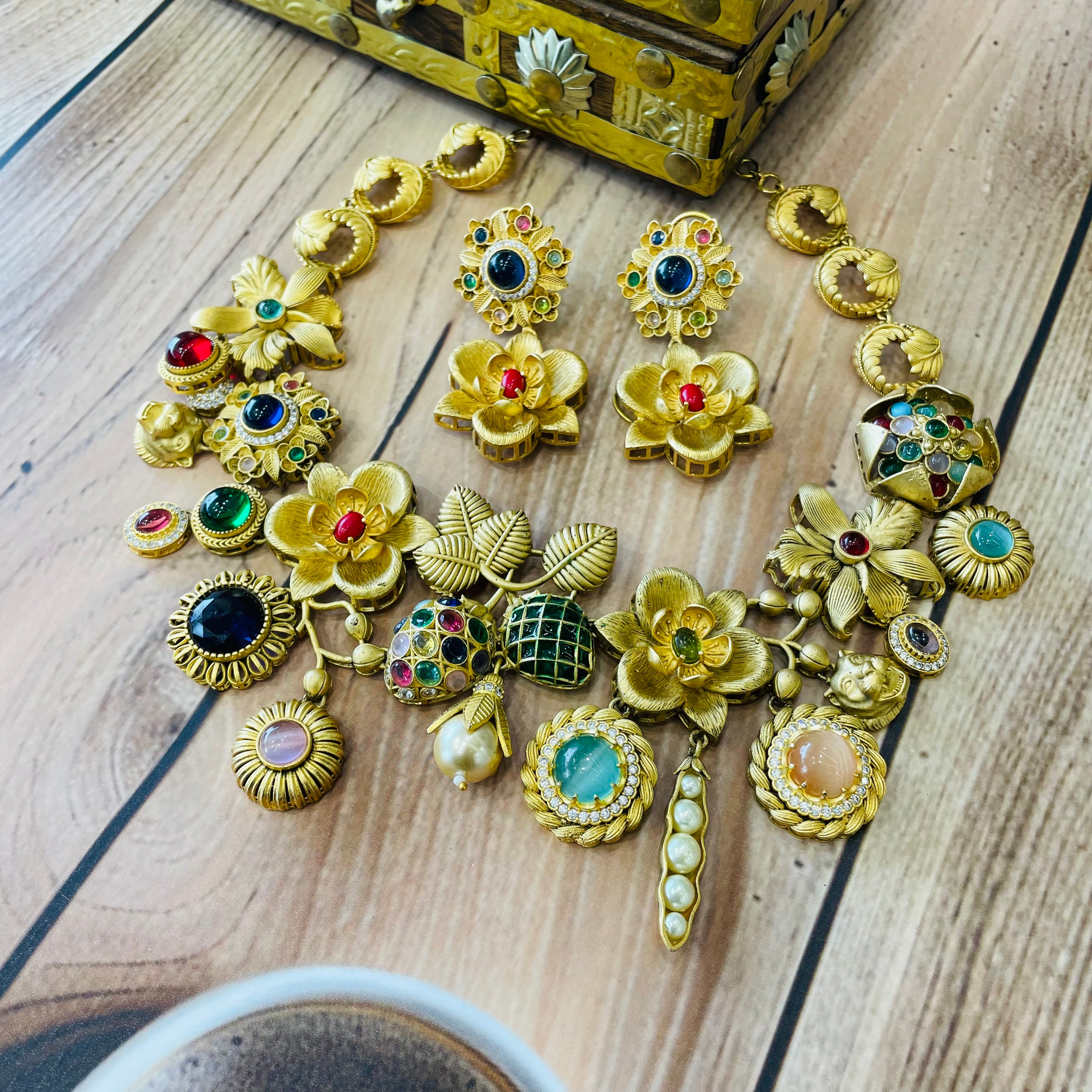 Nayaab Ayesha Polki Neckpiece