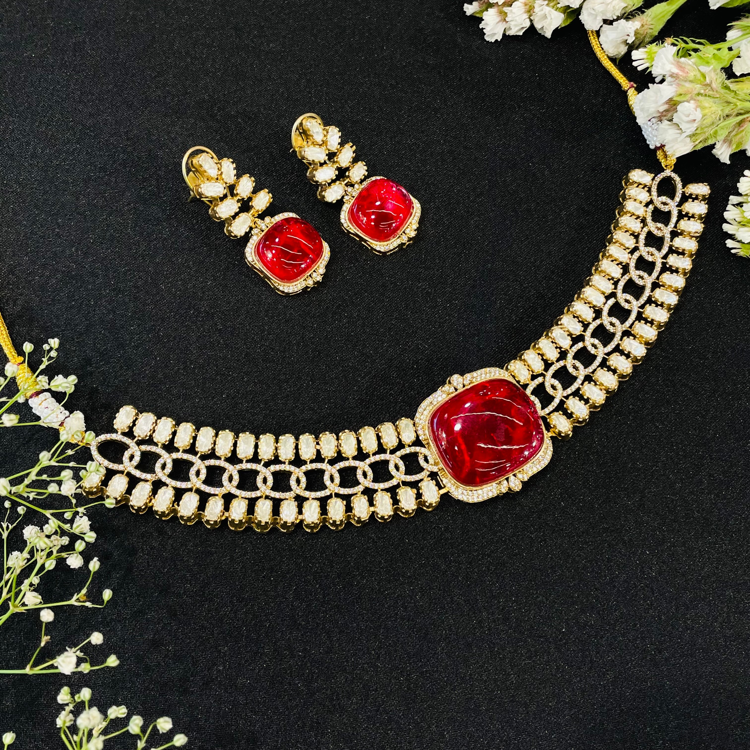 Nayaab Alima Choker