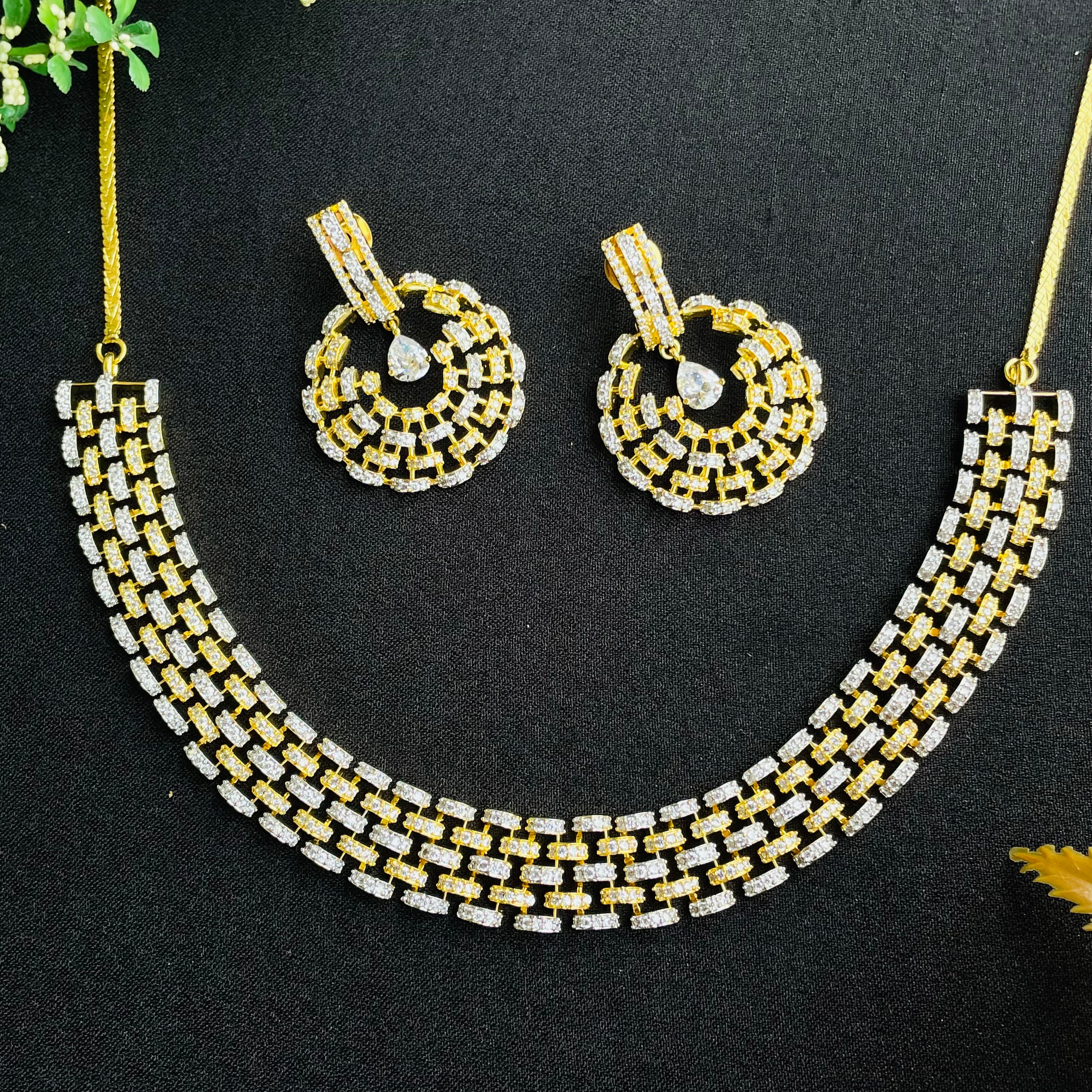 Ad Mila Neckpiece