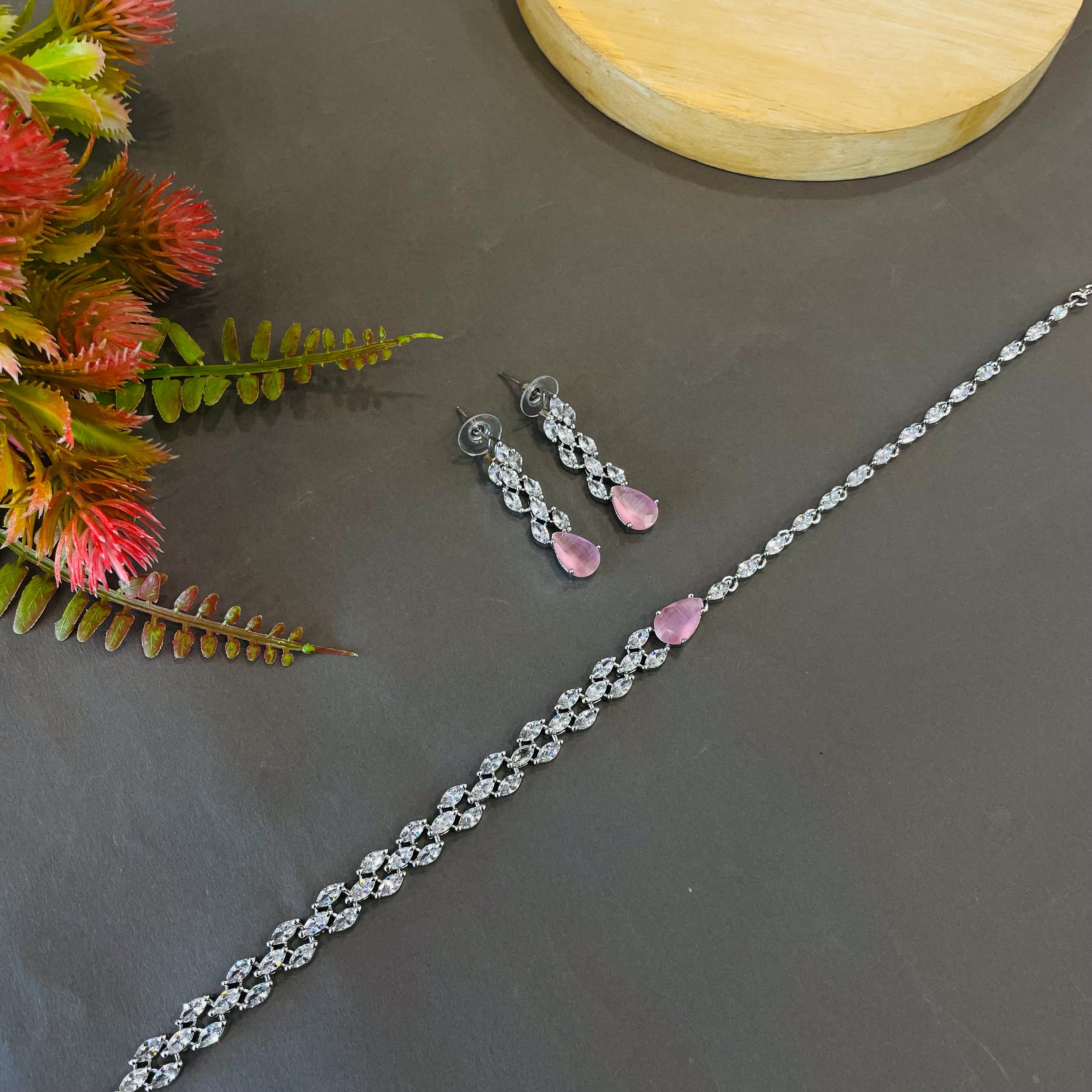 Ad Valentina choker