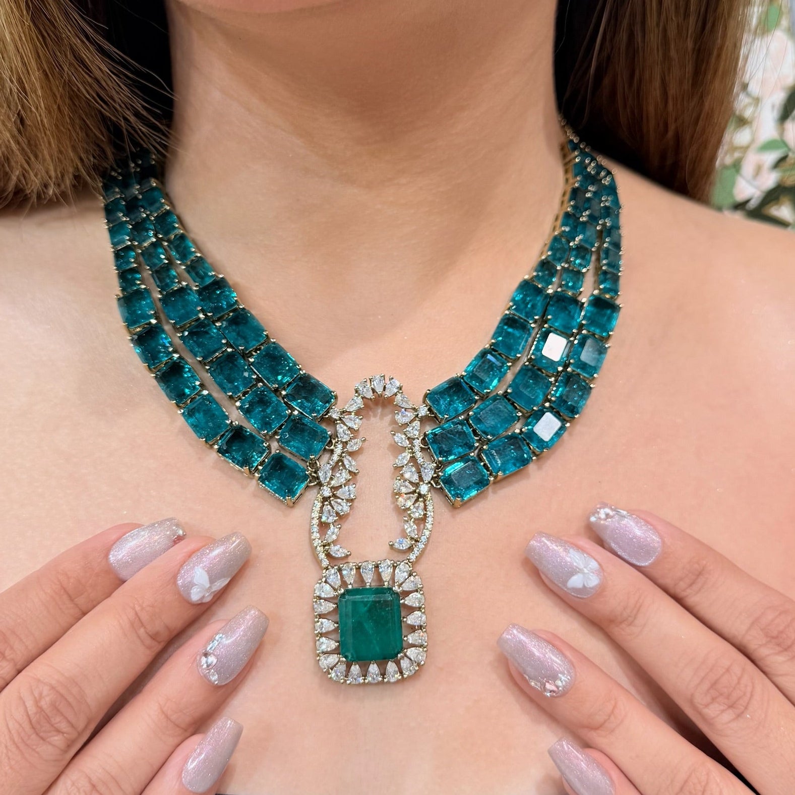 Nayaab Nisa Neckpiece