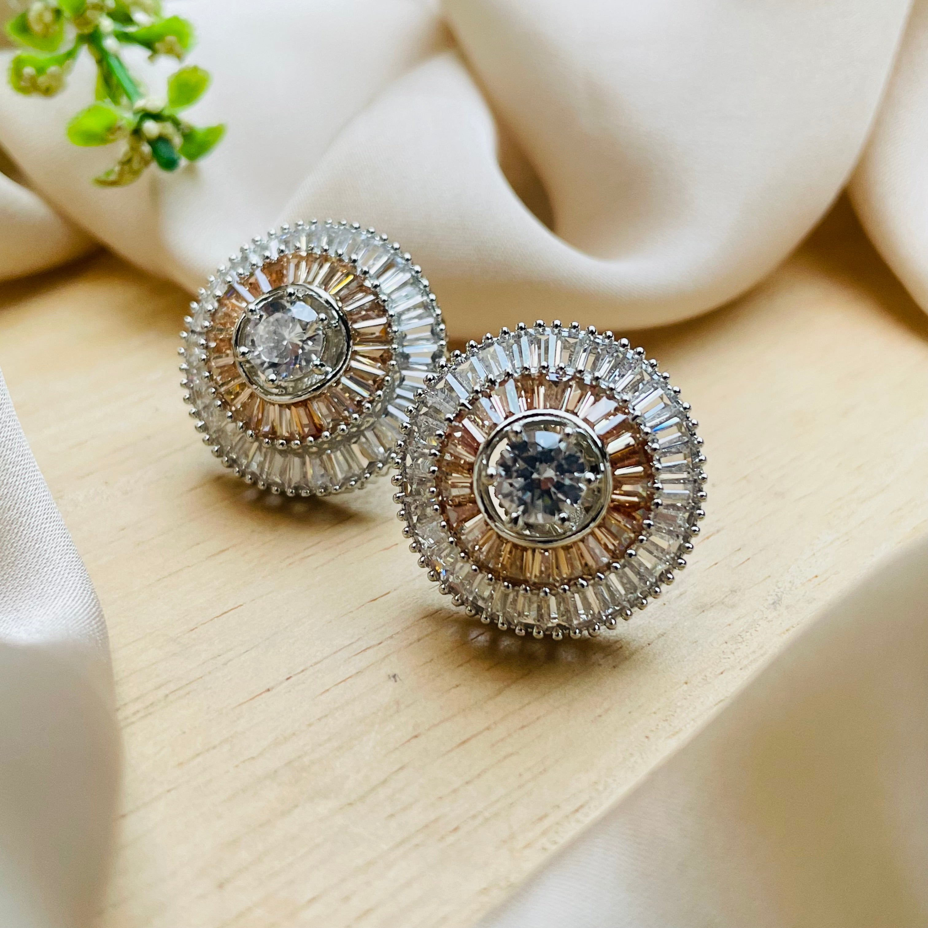 Ad Sarika studs
