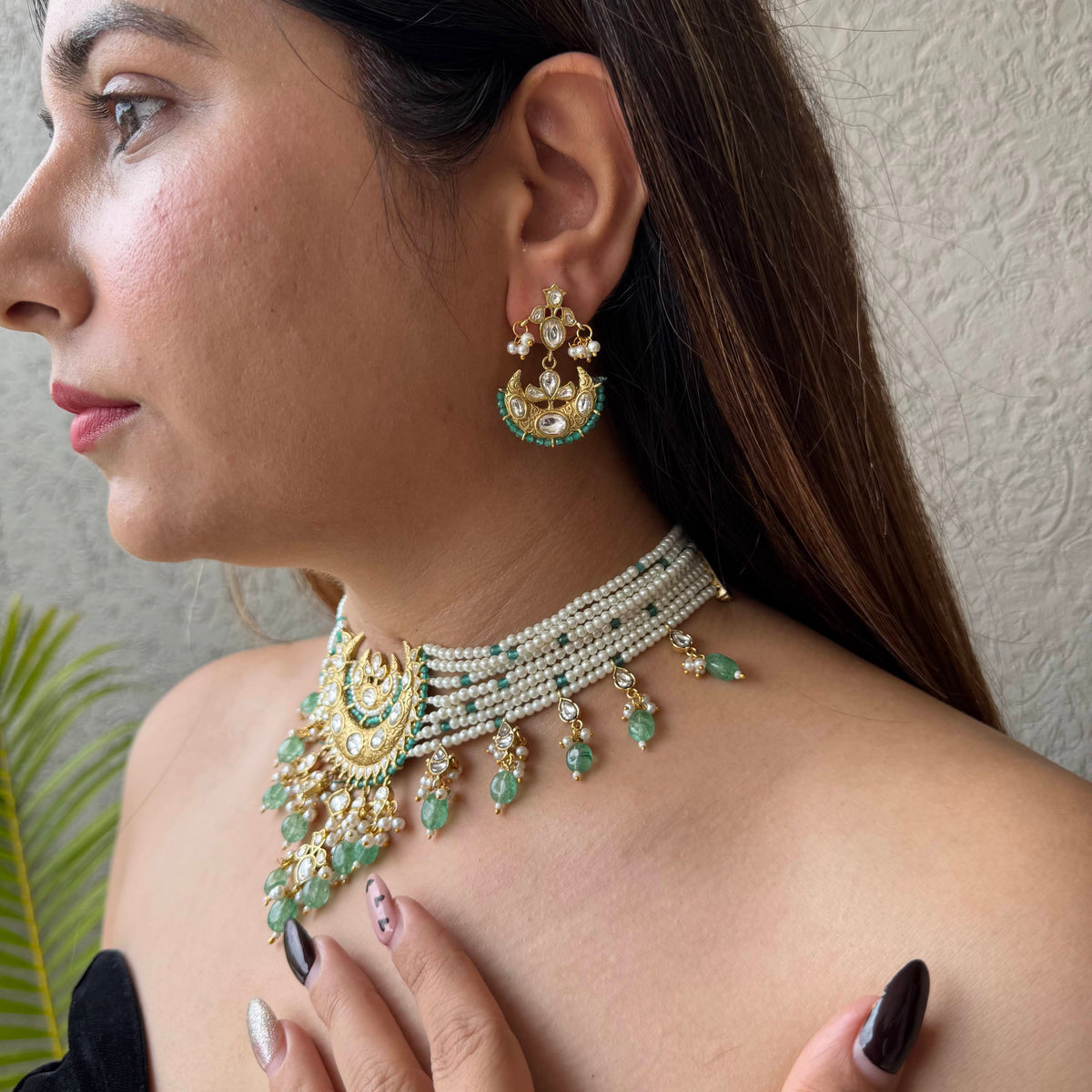 Nayaab Aanya Choker
