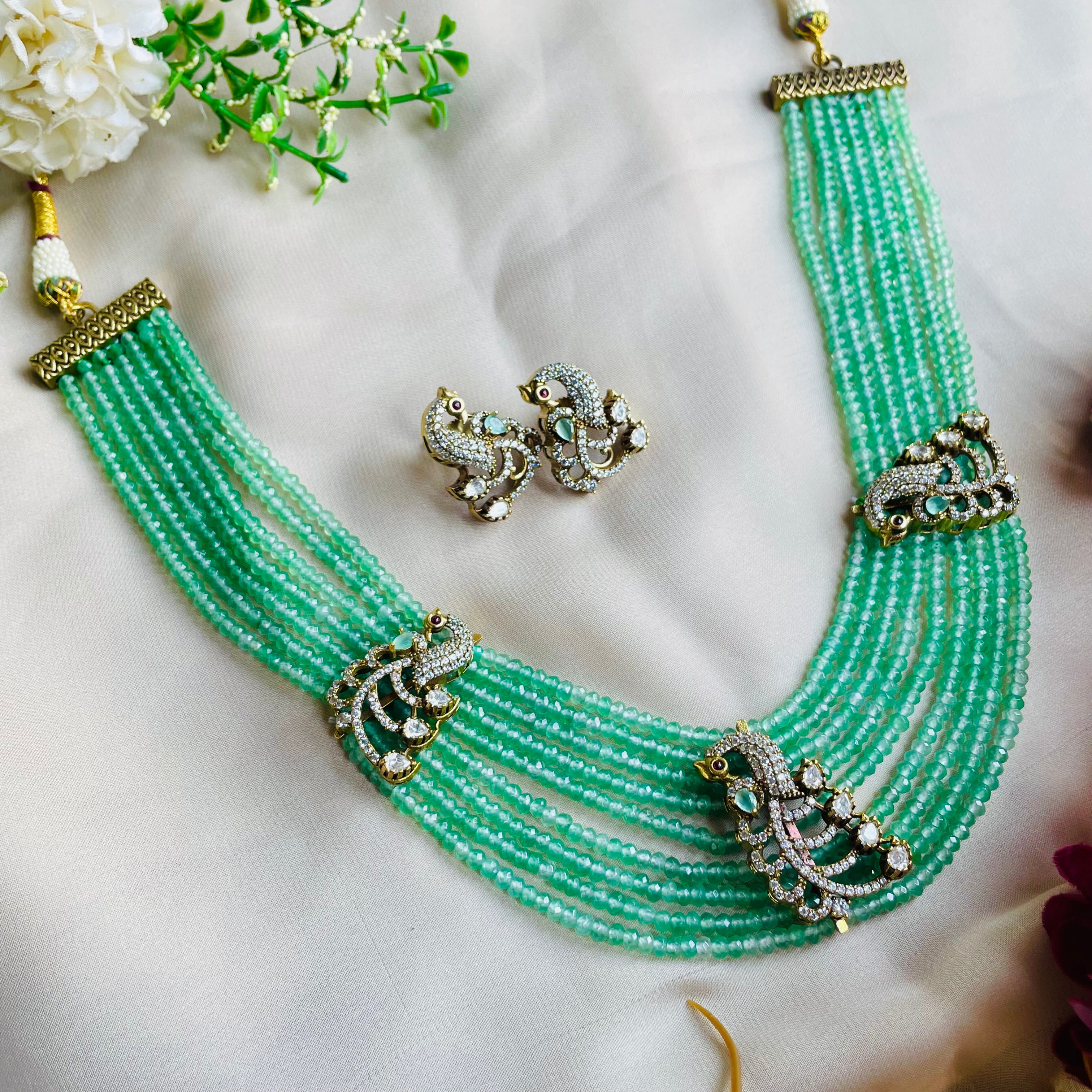 Nayaab kainaat neckpiece