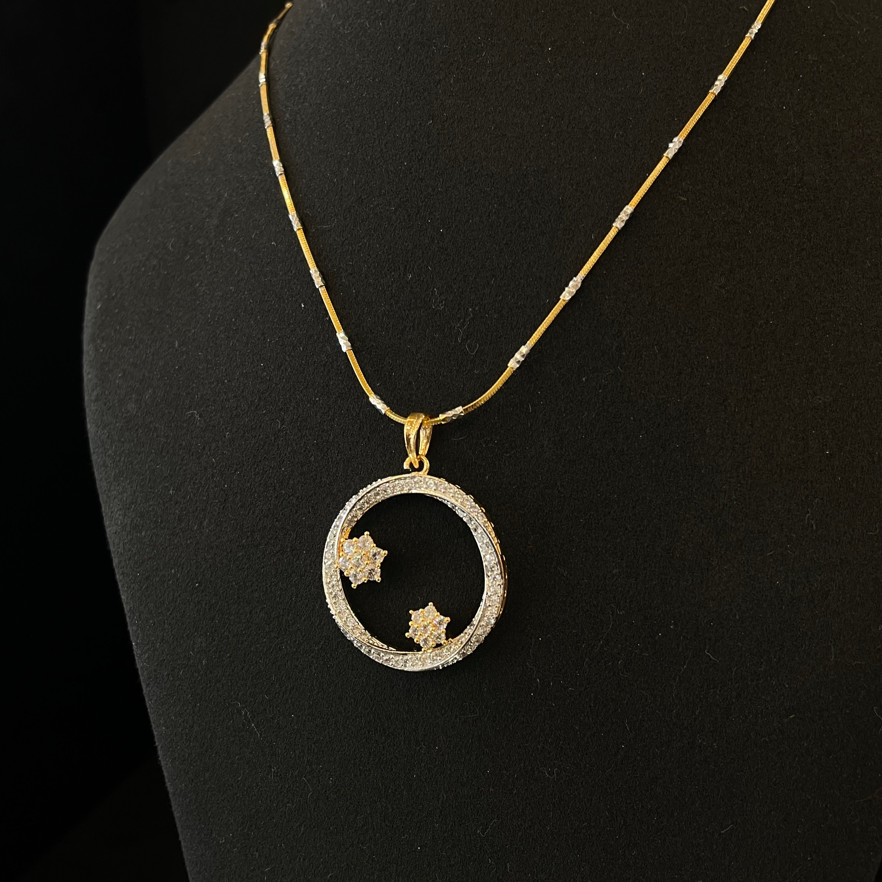 AD Elara Pendant Set