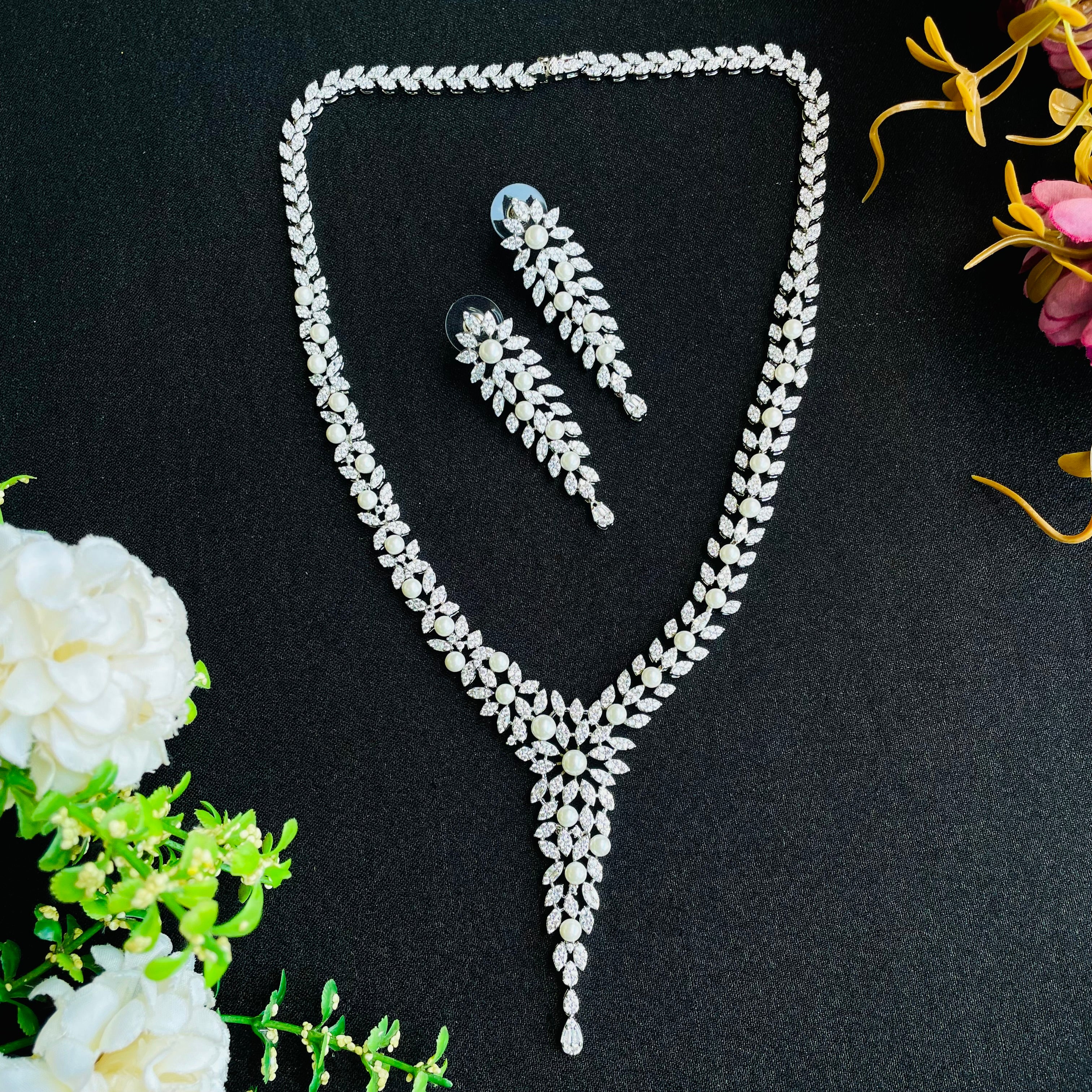 Ad zoey neckpiece