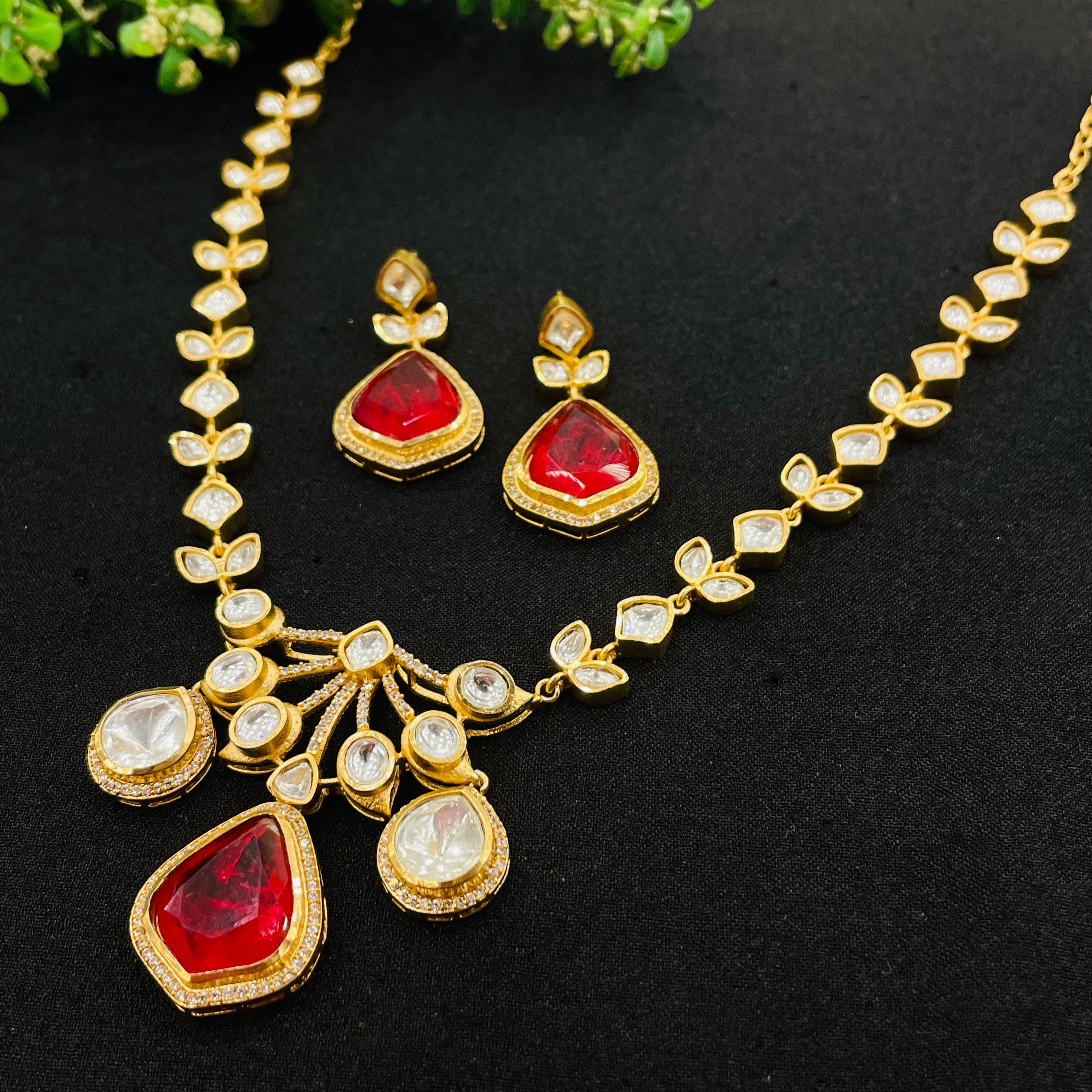 Nayaab Vishaka Neckpiece
