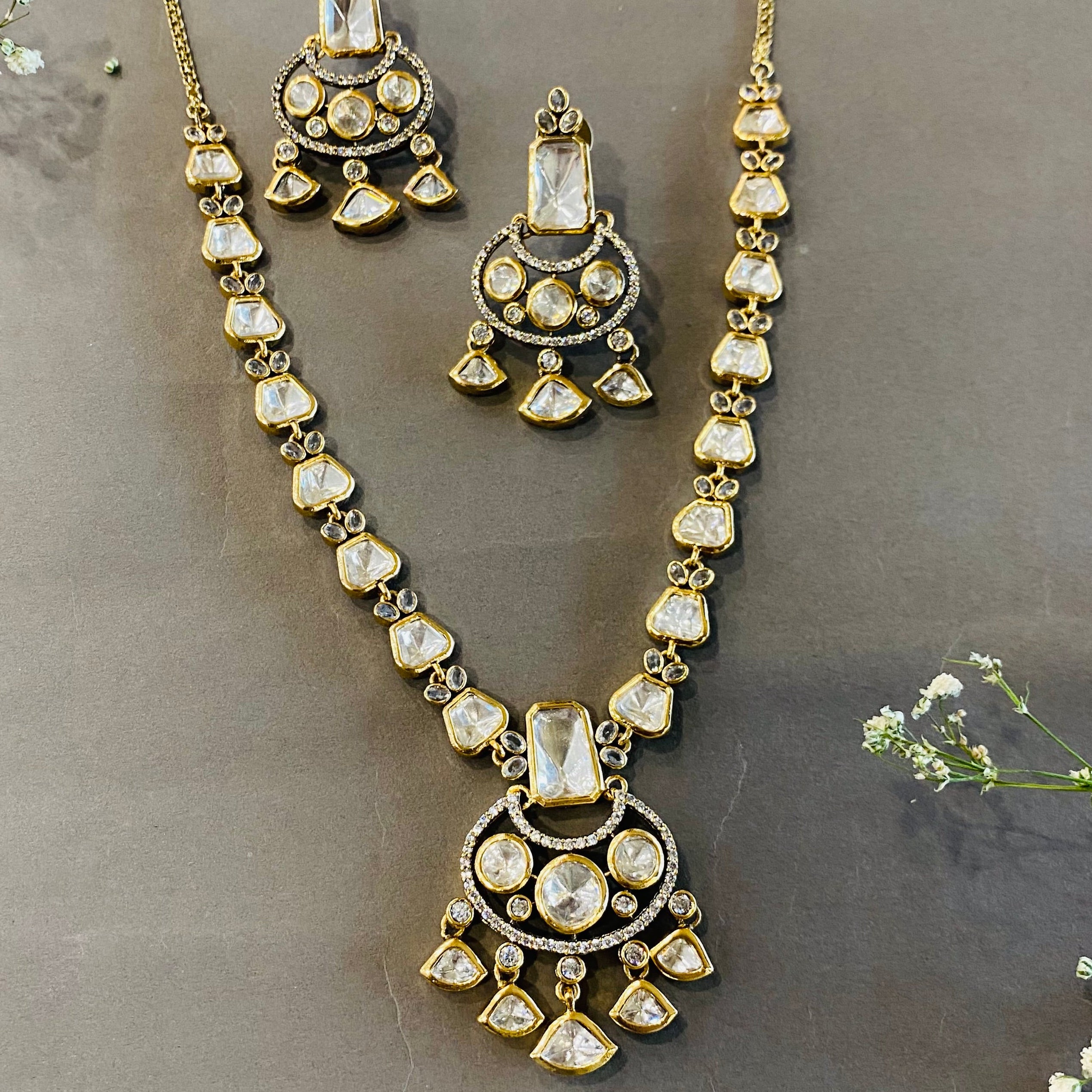 Nayaab Nitya neackpiece