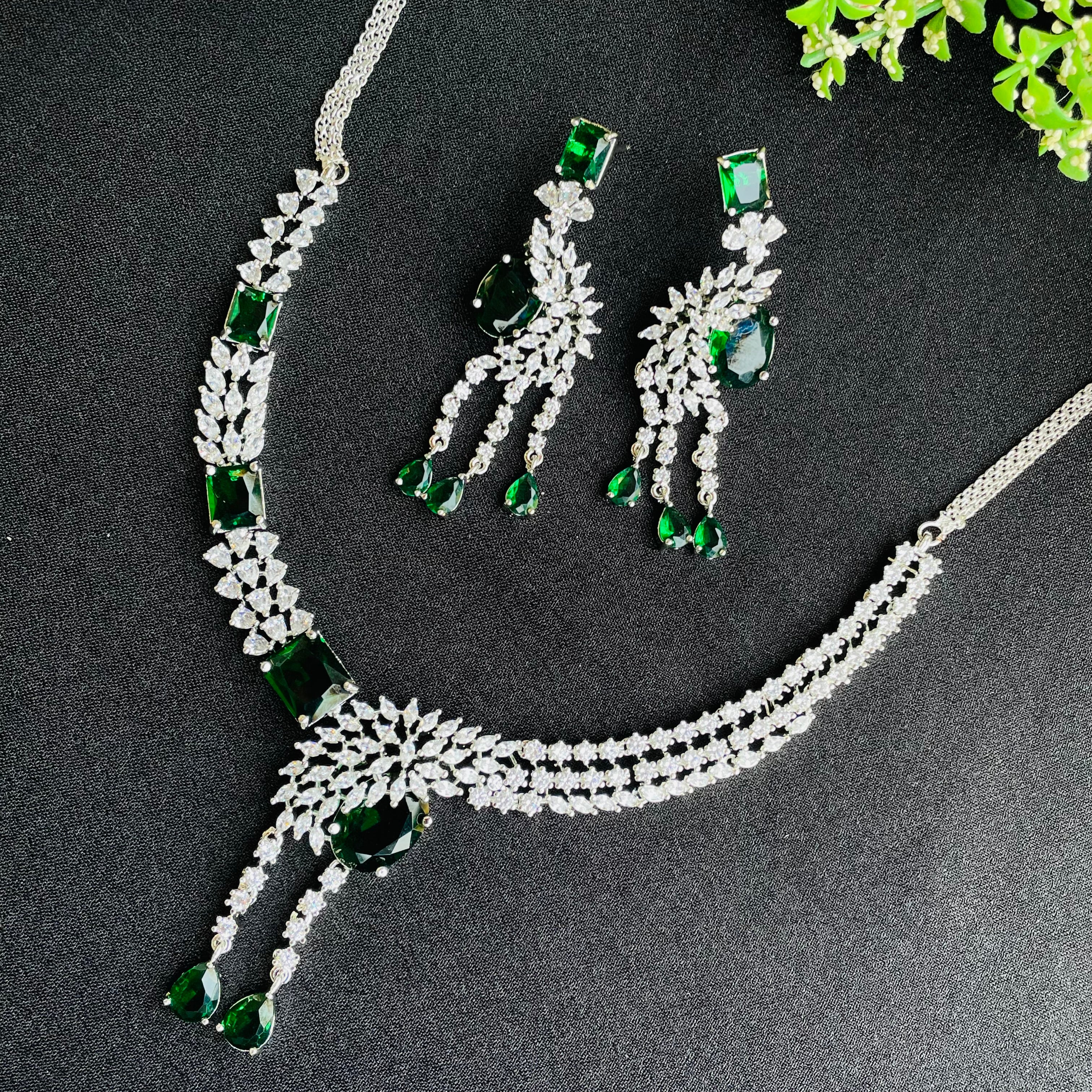 Ad Zarin Neckpiece
