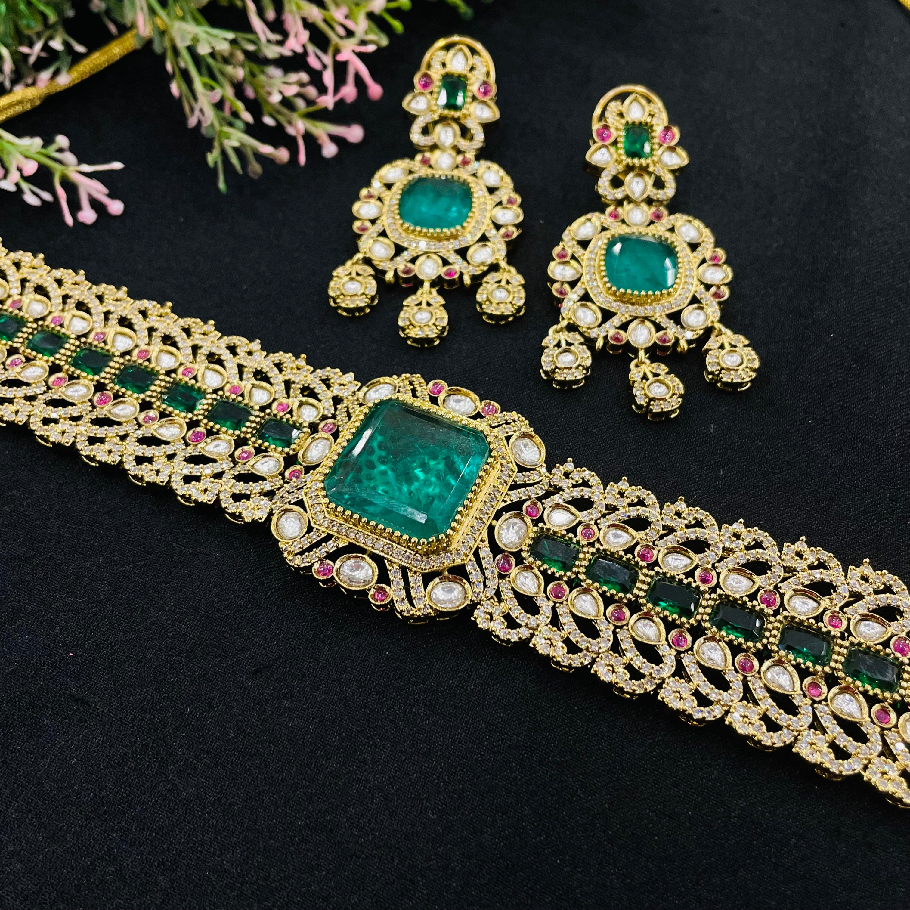 Nayaab Mishika Neckpiece