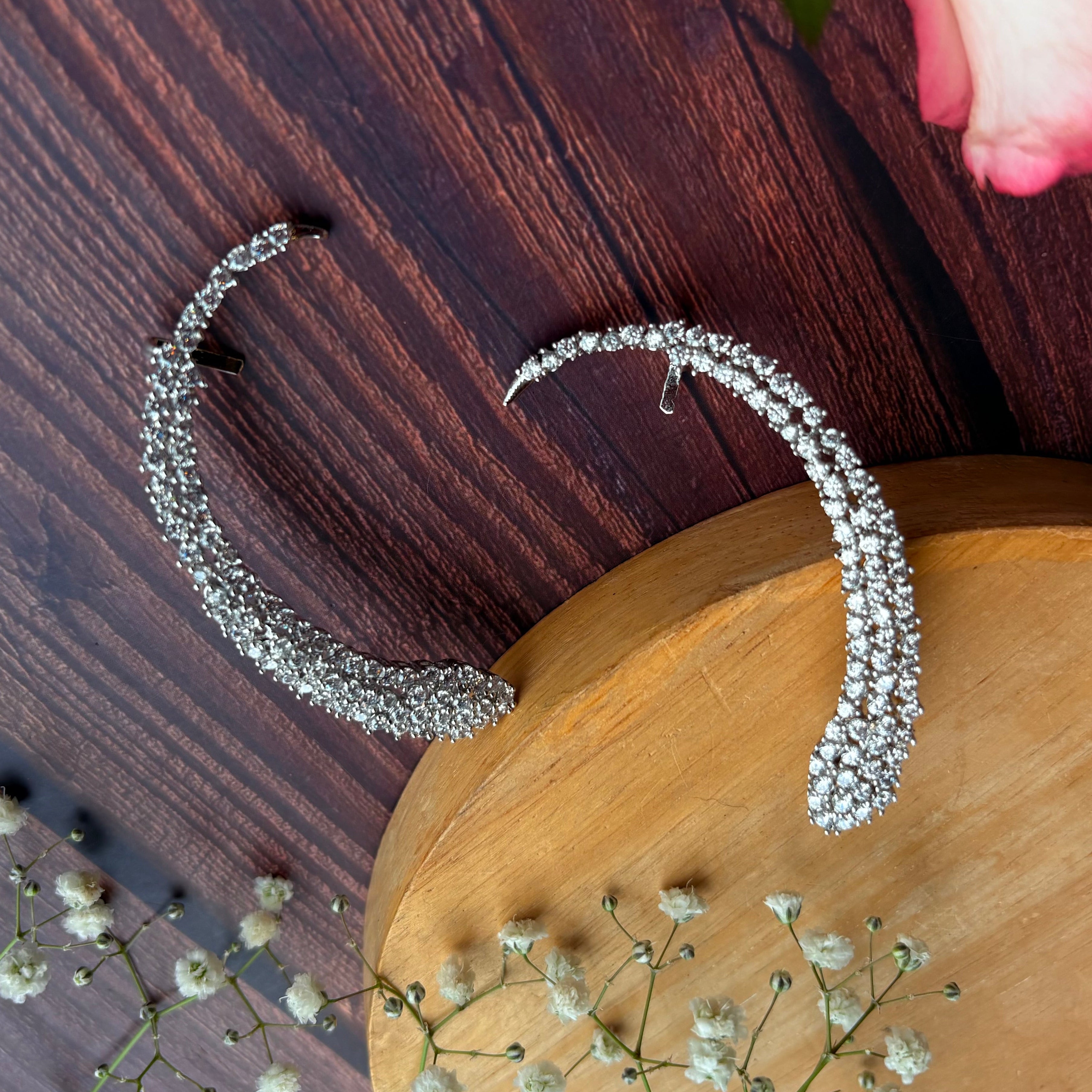 Ad Eliana Earcuff