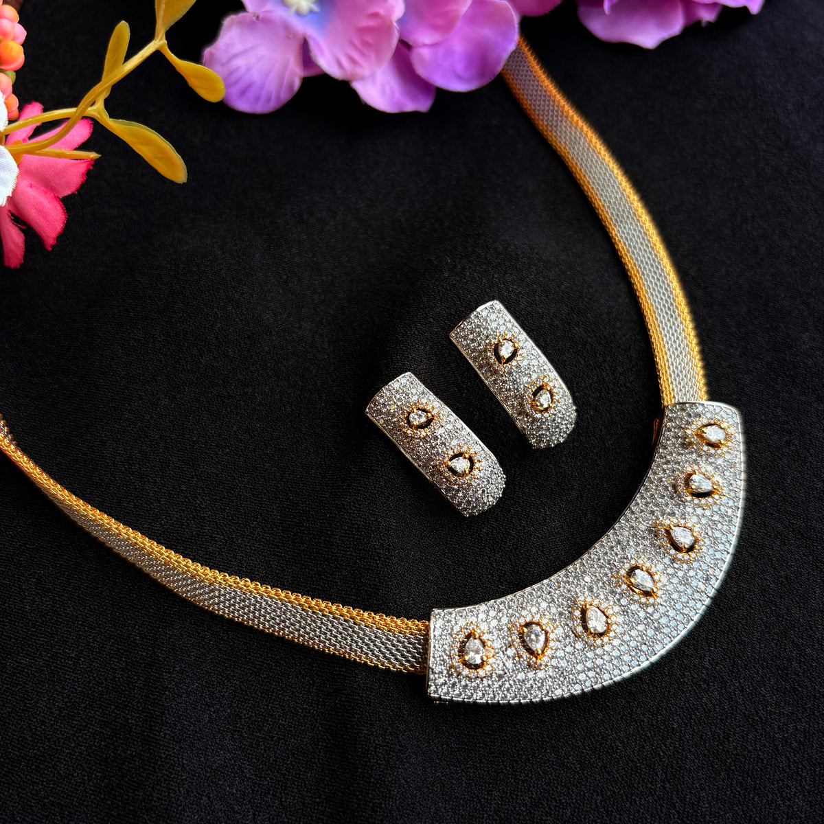 Meherika Neckpiece