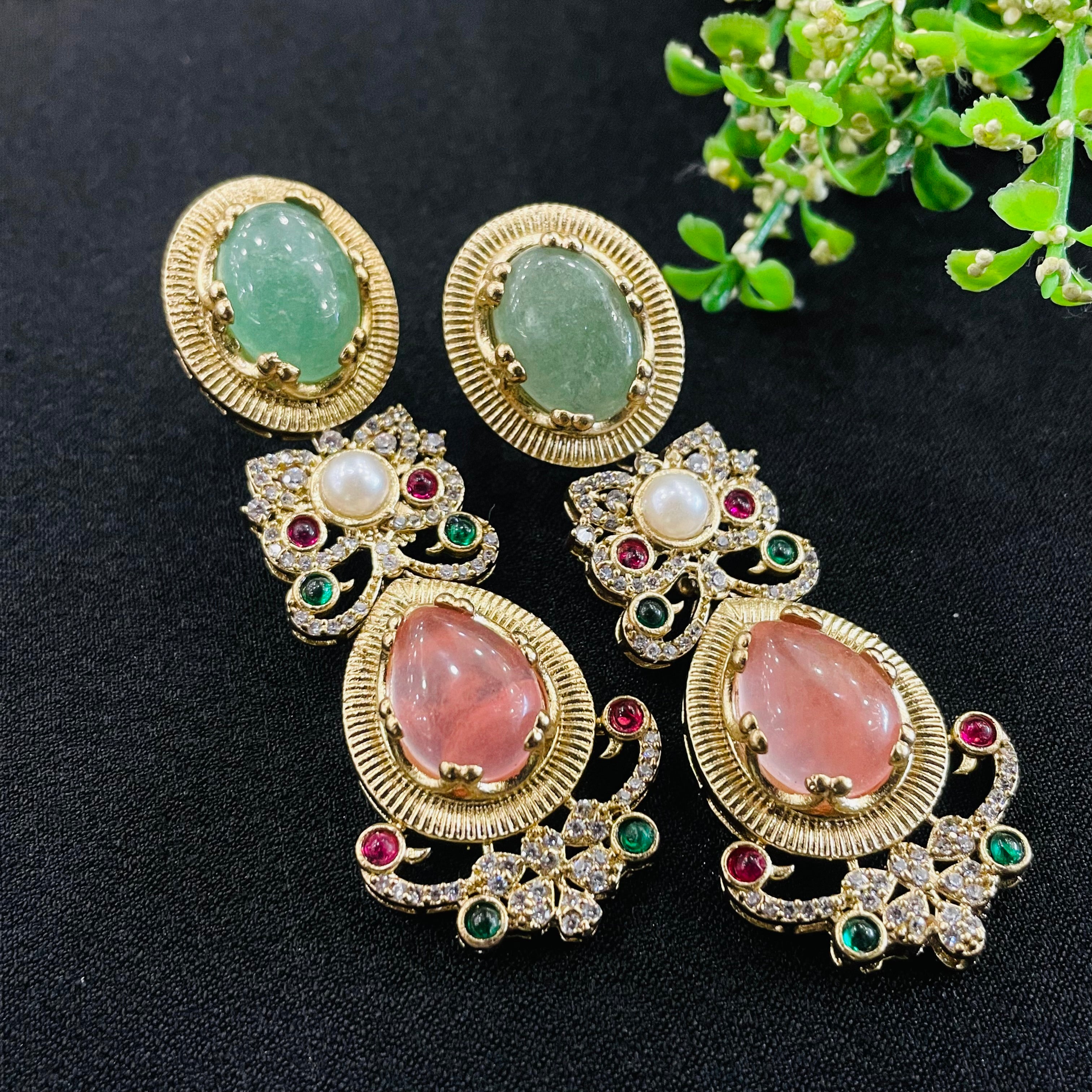 Nayaab Naavya neckpiece