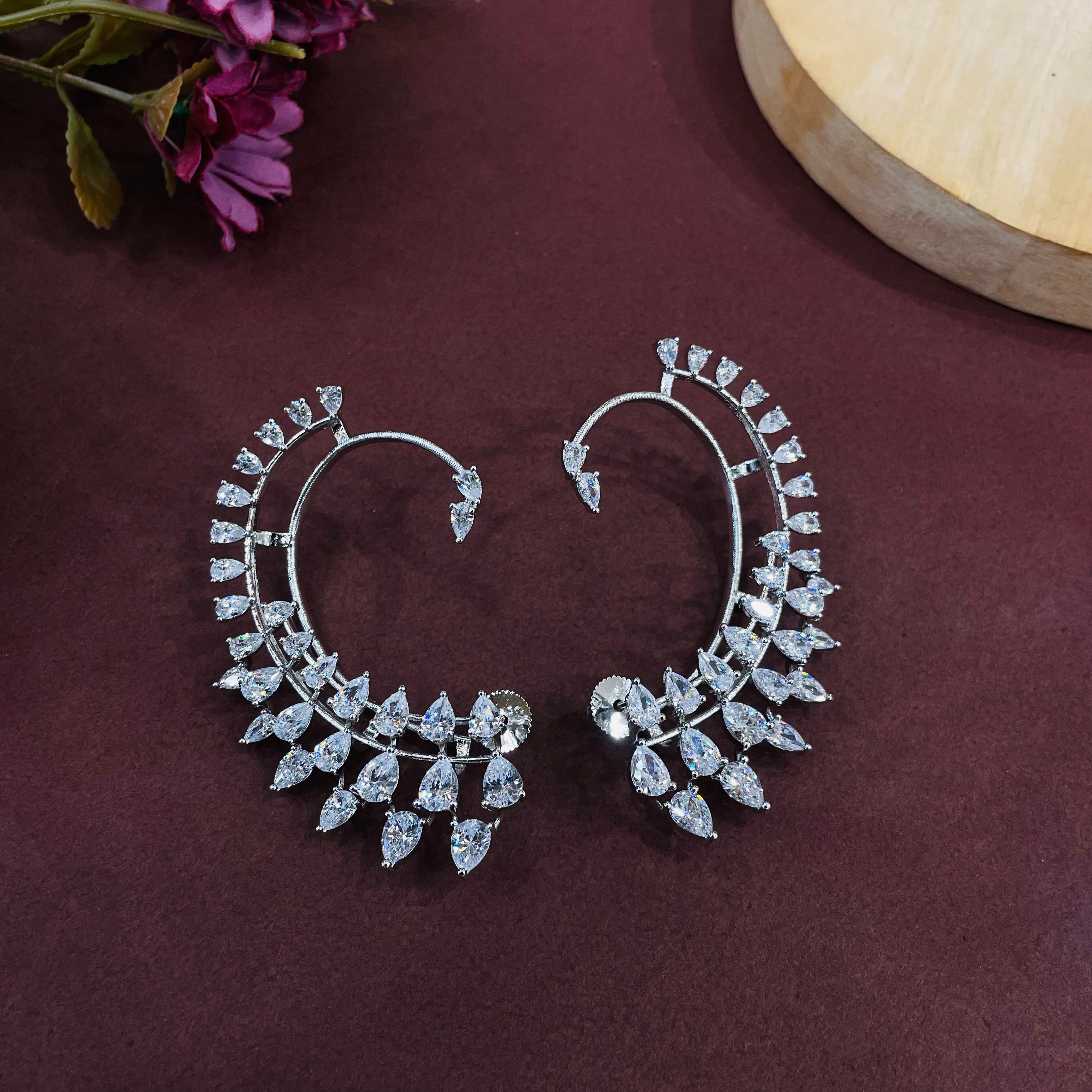 Ad Aarna Earcuff