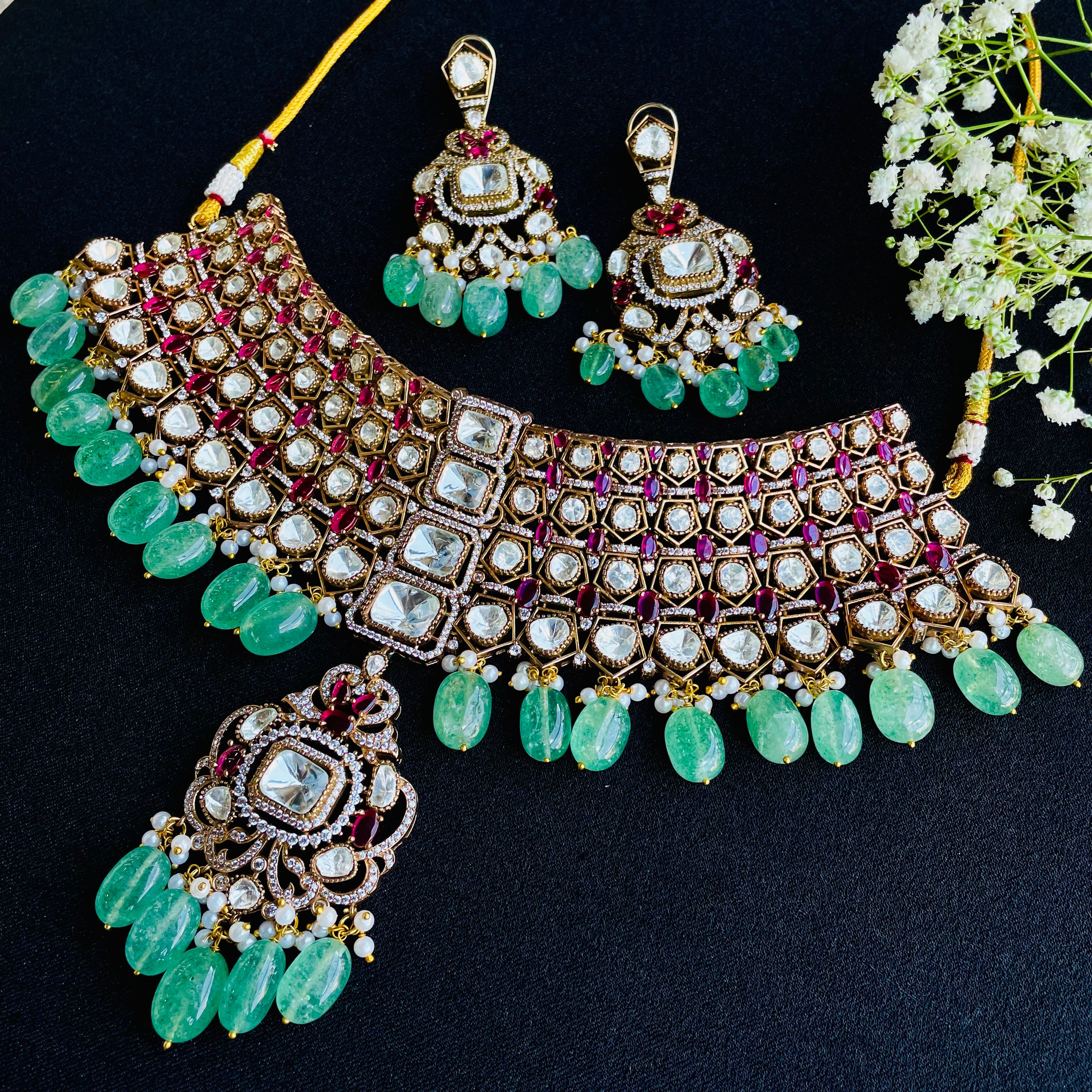 Nayaab Alizeh multi neckpiece