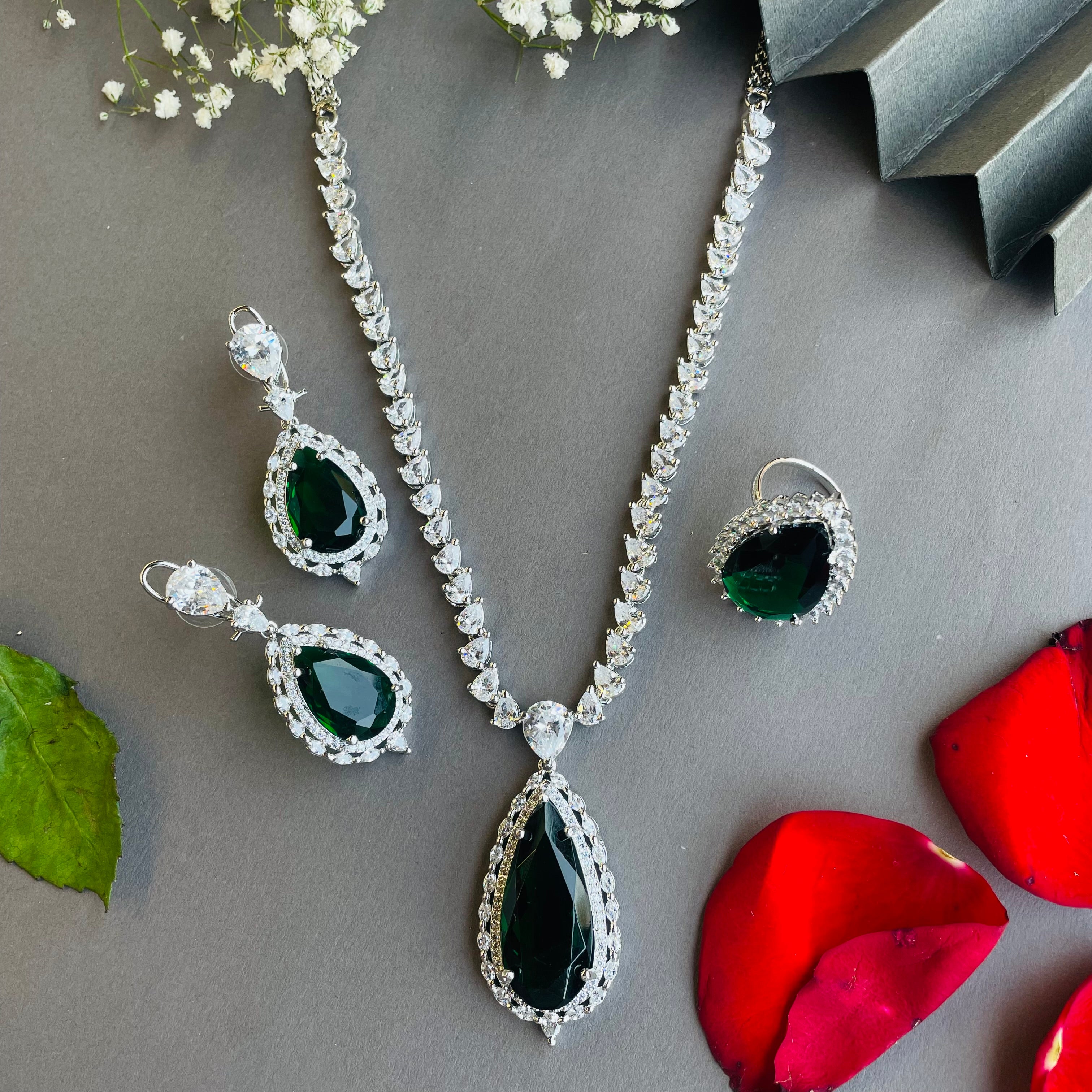 Ad zia Neckpiece with ring