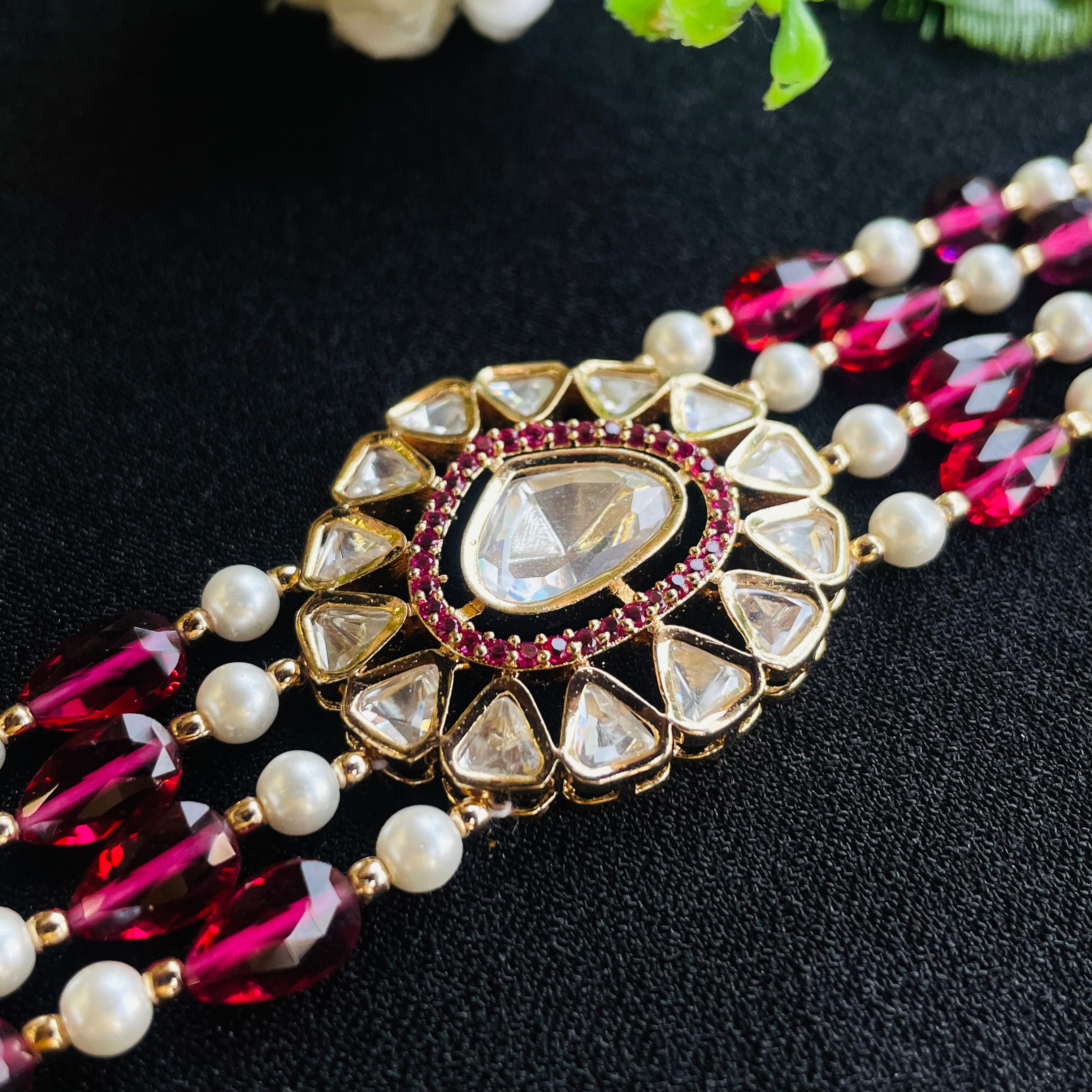 Nayaab Chhavvi Polki neckpiece
