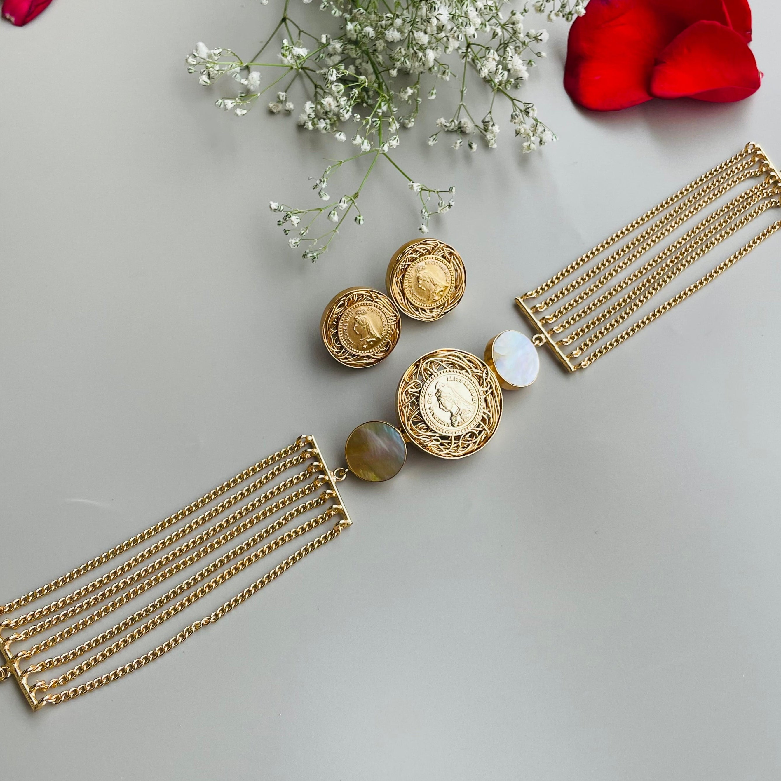 Layla Amaya gold choker