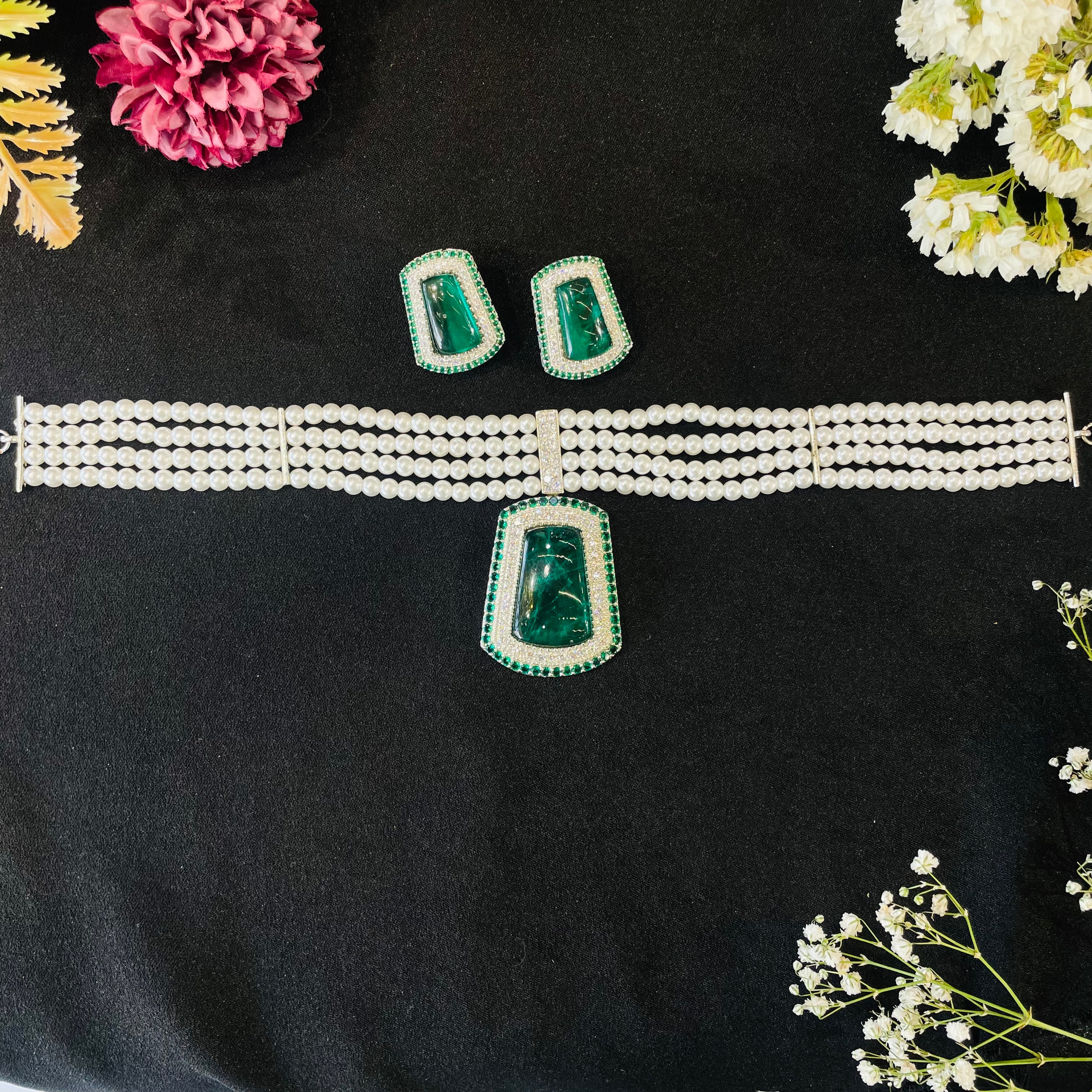 Ad Avni Pearl Choker