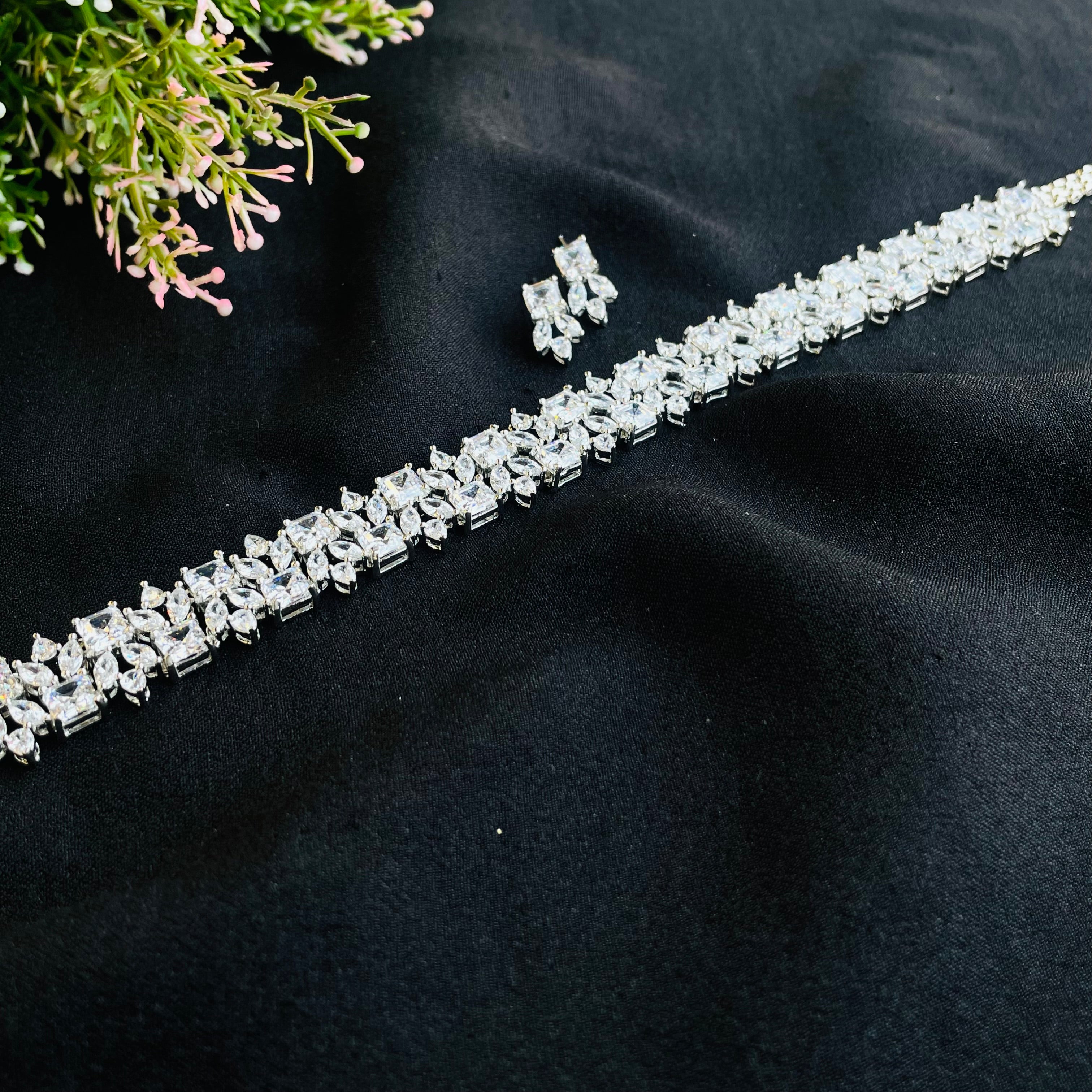 Ad Luciana Neckpiece